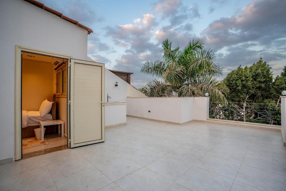 Luxury Family Villa with Private Pool in Sheikh Zayed Khan