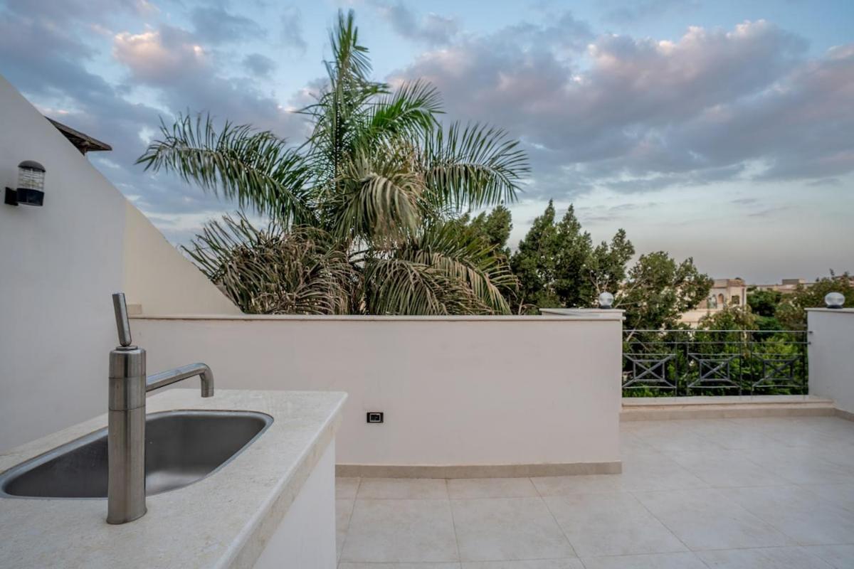 Luxury Family Villa with Private Pool in Sheikh Zayed Khan