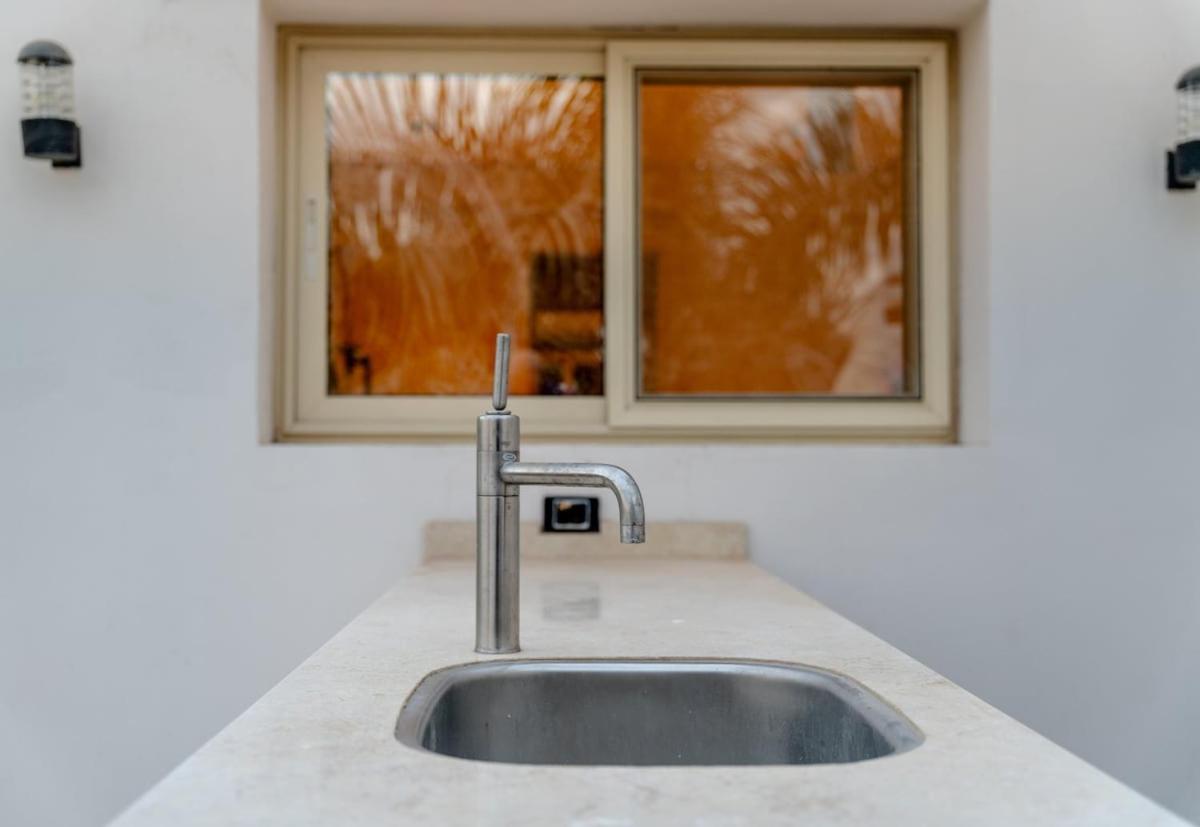Luxury Family Villa with Private Pool in Sheikh Zayed Khan