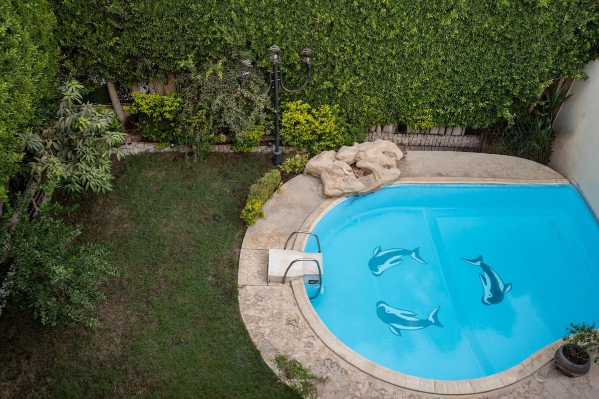 Luxury Family Villa with Private Pool in Sheikh Zayed Khan