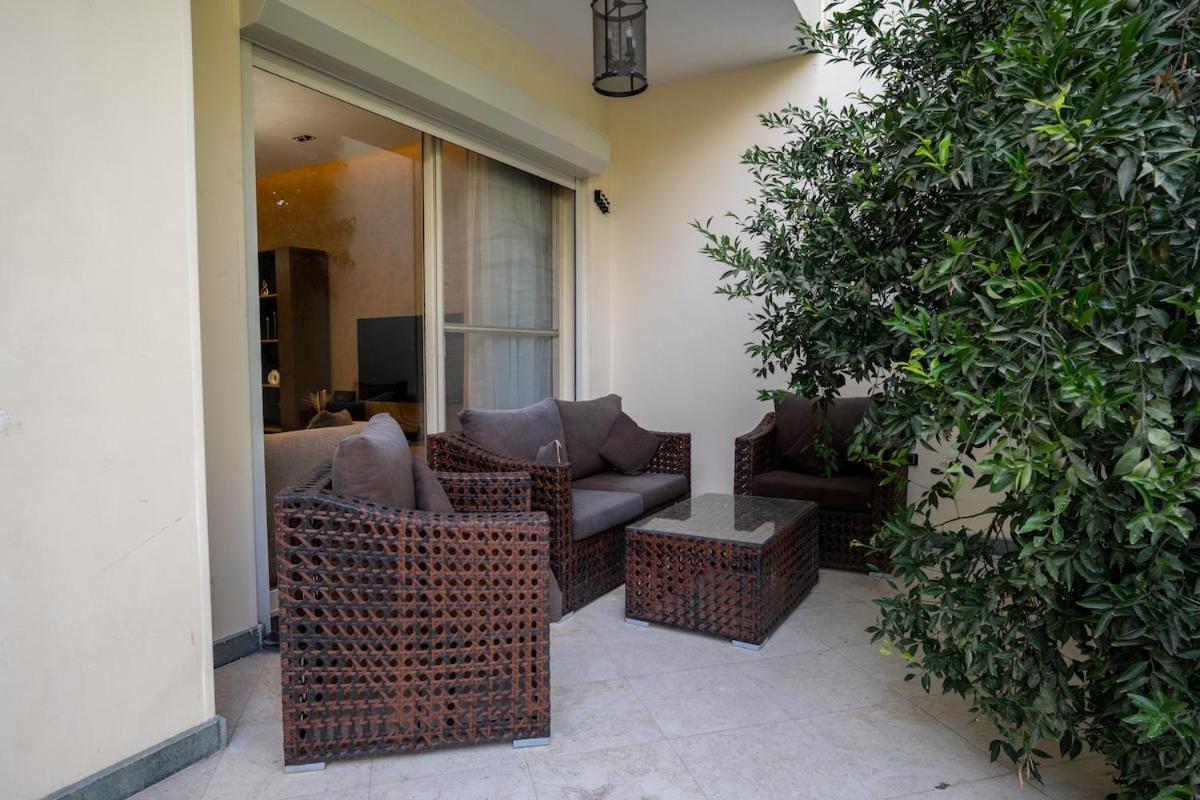 Luxury Family Villa with Private Pool in Sheikh Zayed Khan