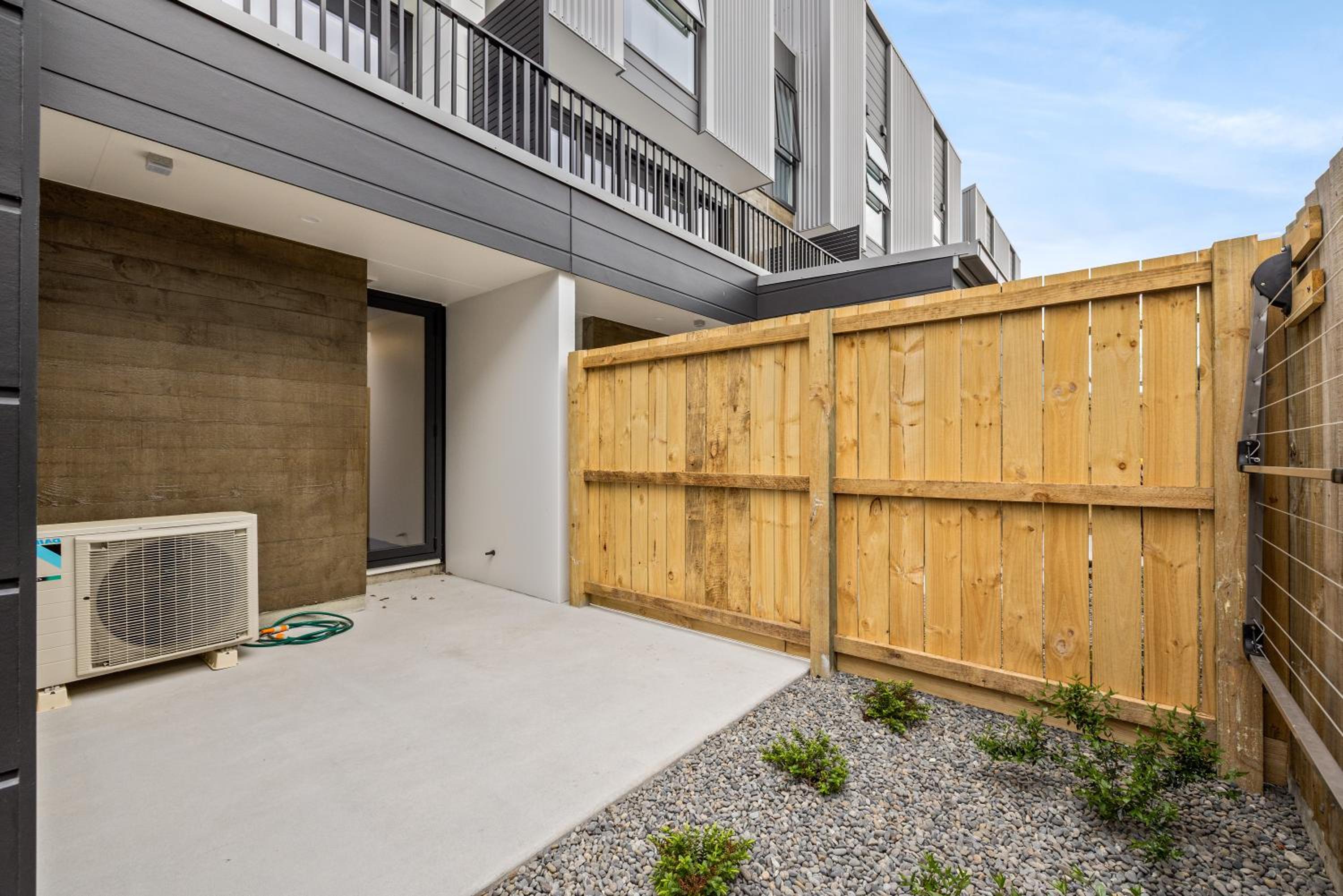 Modern 3 Bedroom Townhouse - Only 10min walk to Stadium