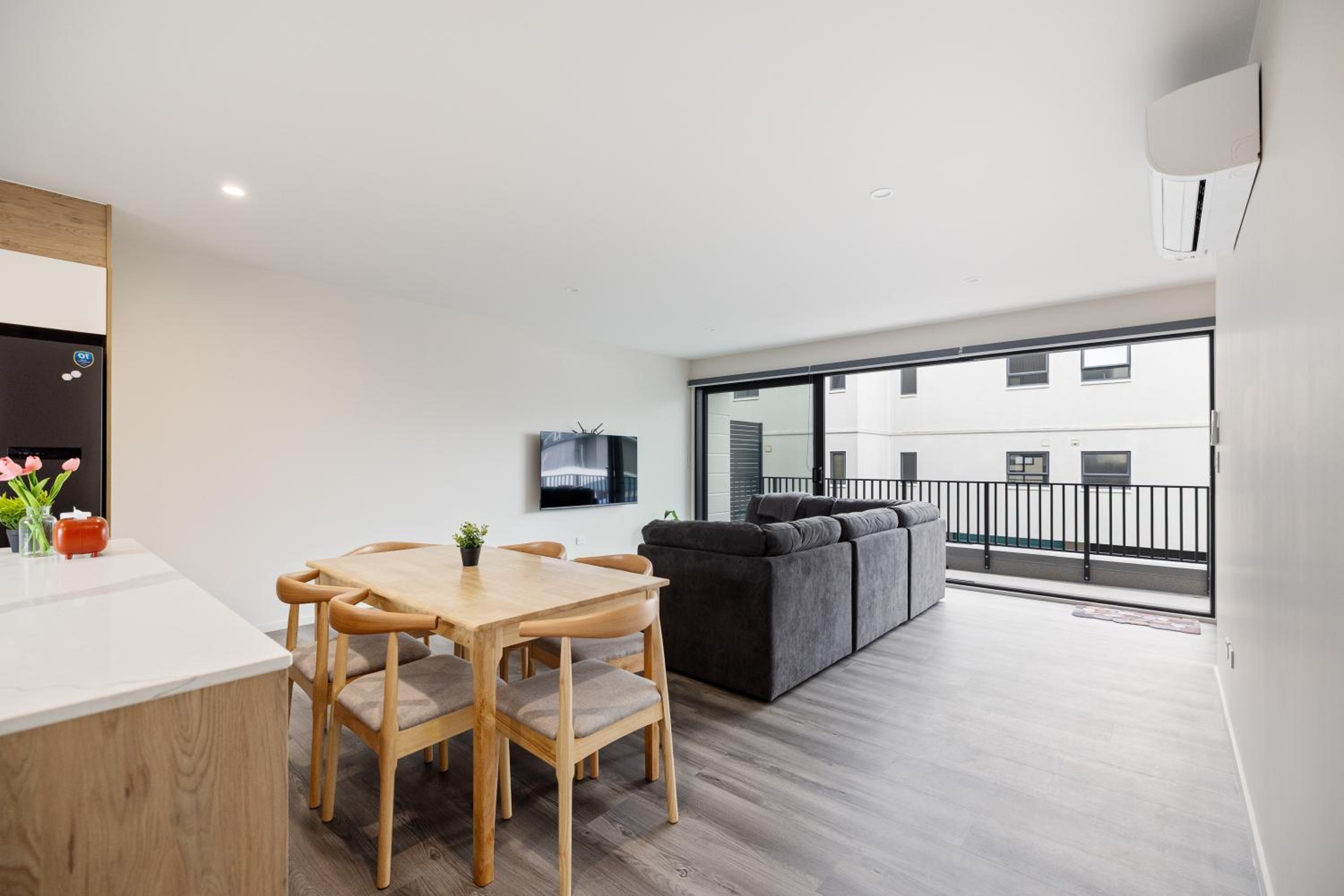 Newly Built 3 Bedroom Townhouse - Your Base to Explore the CBD