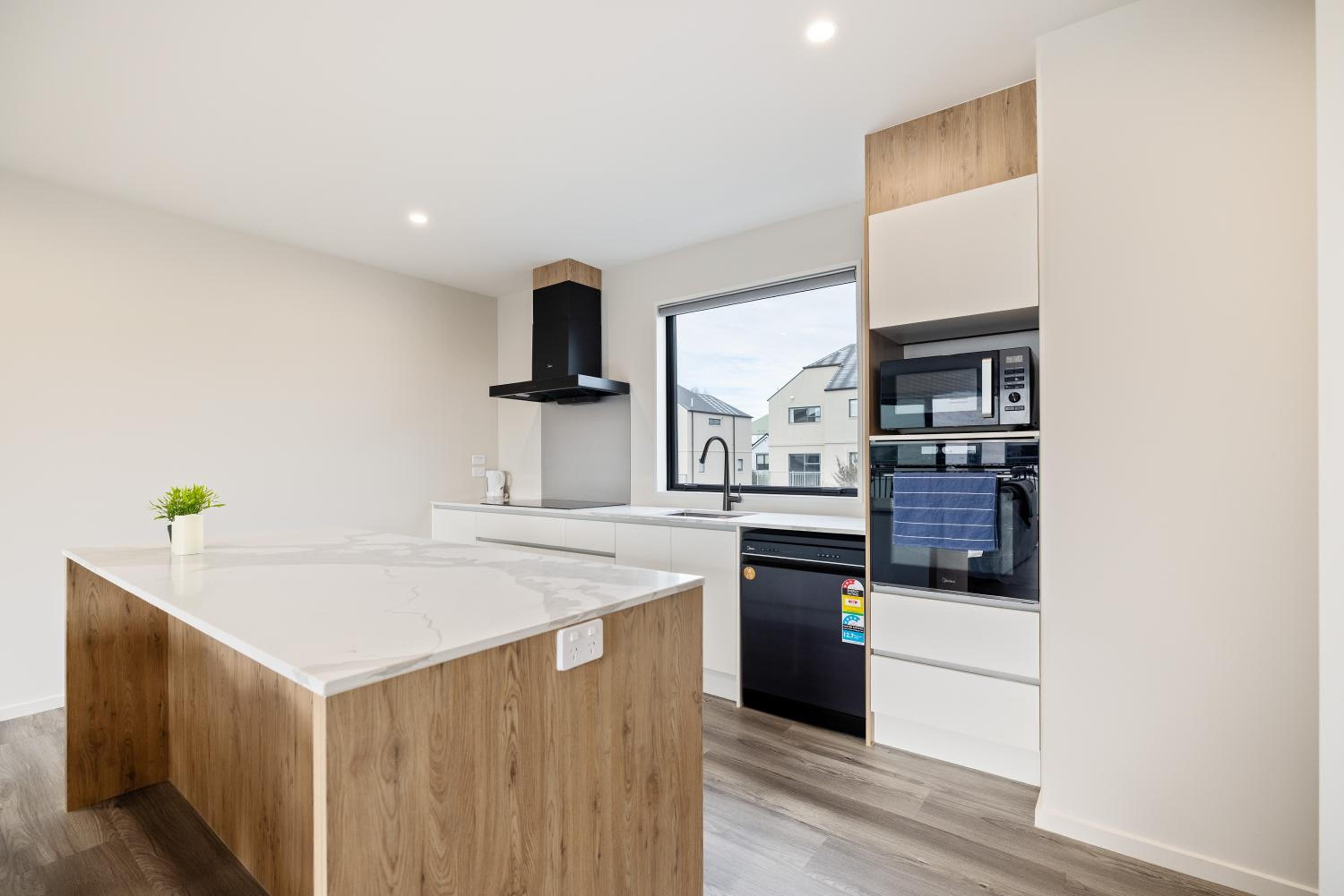Newly Built 3 Bedroom Townhouse - Your Base to Explore the CBD