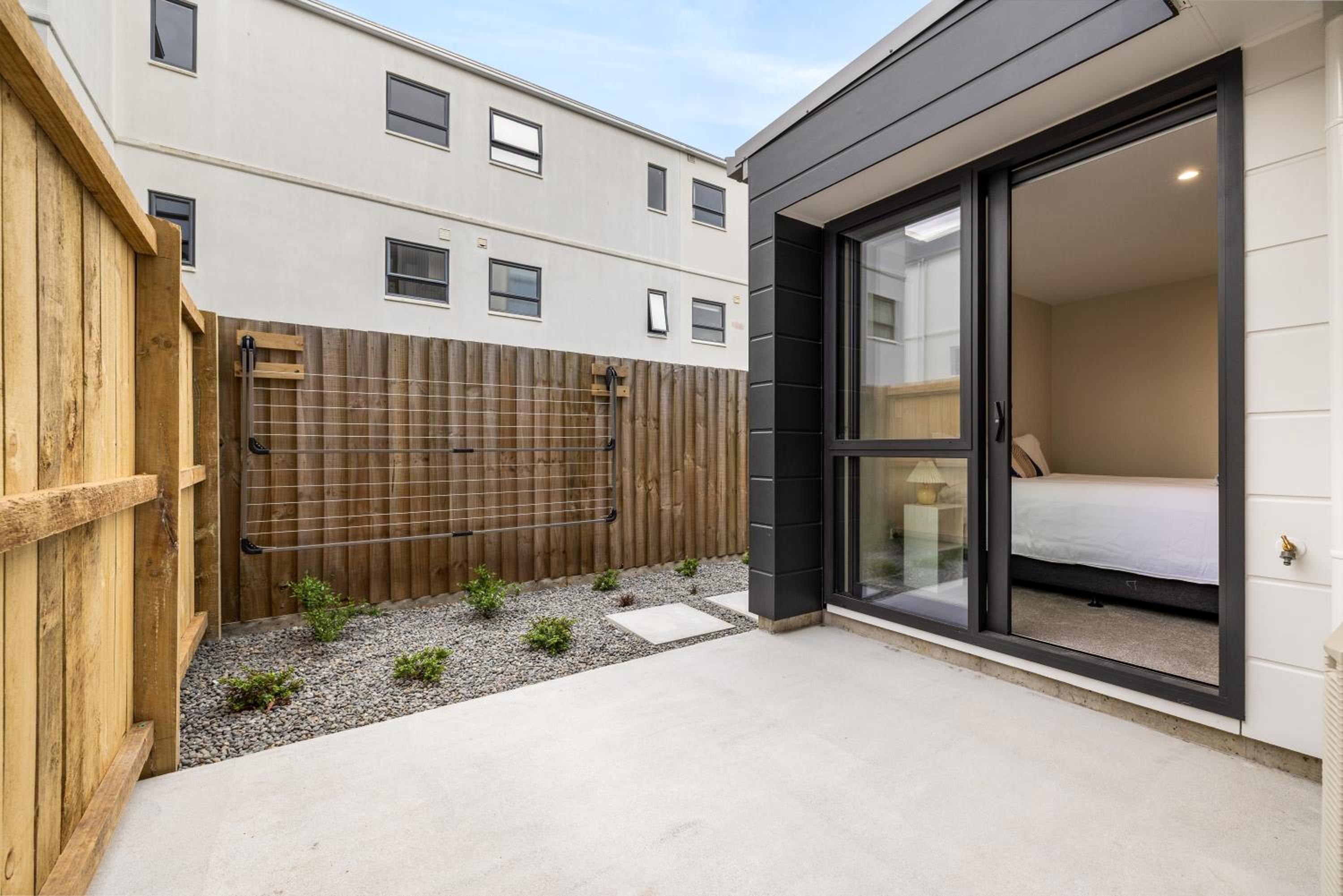 Newly Built 3 Bedroom Townhouse - Your Base to Explore the CBD