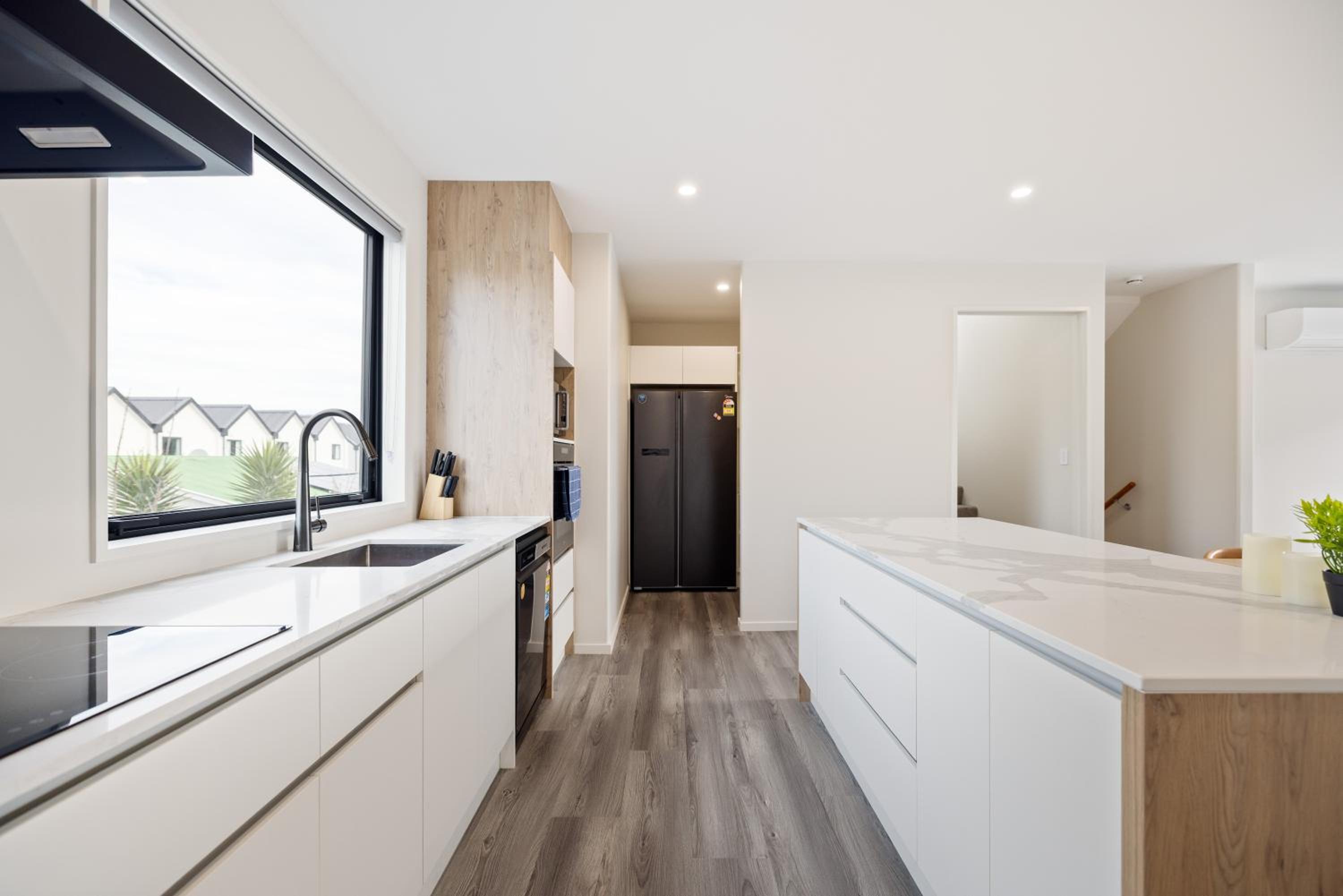 3 Bedroom, 3 Bathroom Townhouse with Garage - in CHCH CBD