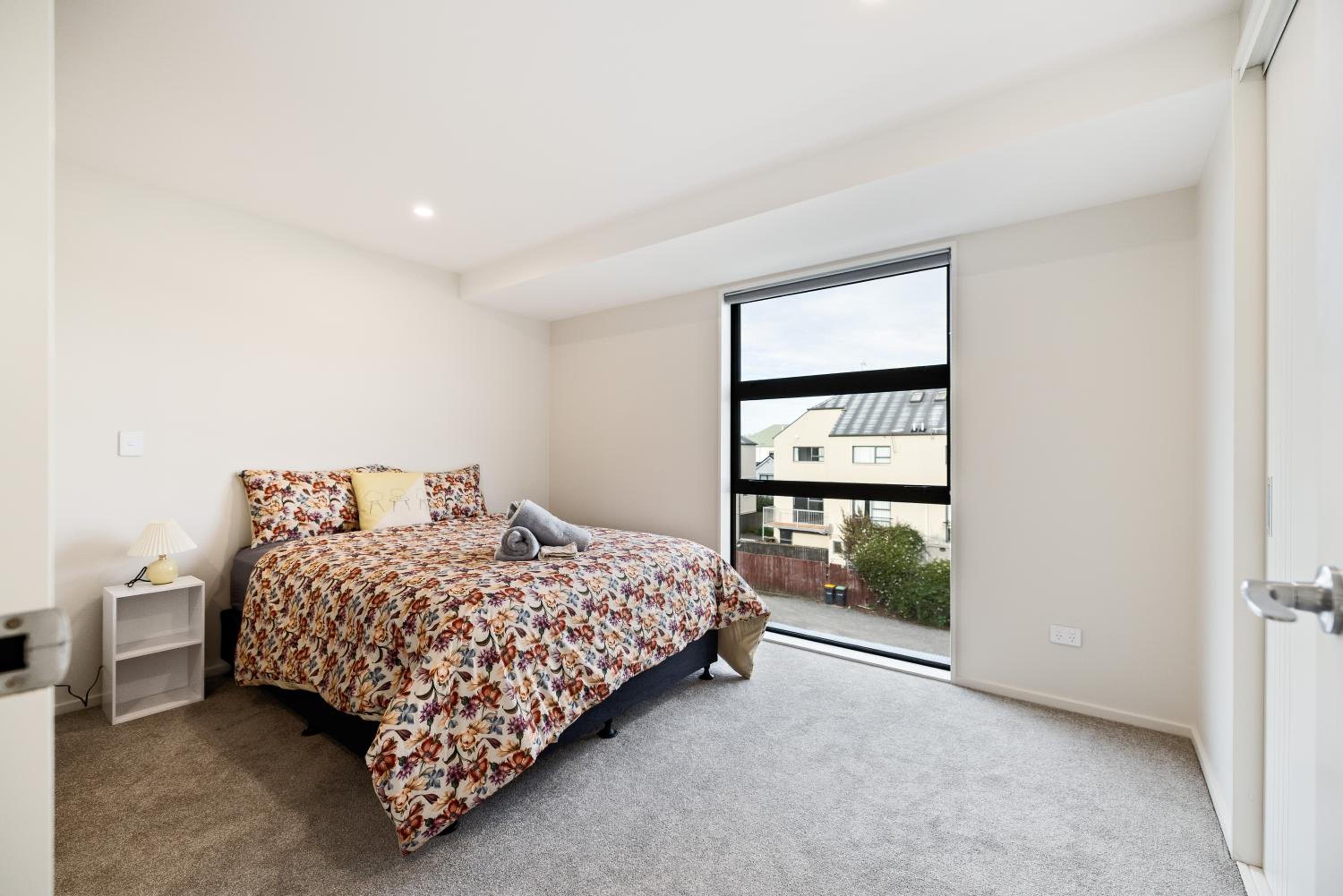 3 Bedroom, 3 Bathroom Townhouse with Garage - in CHCH CBD