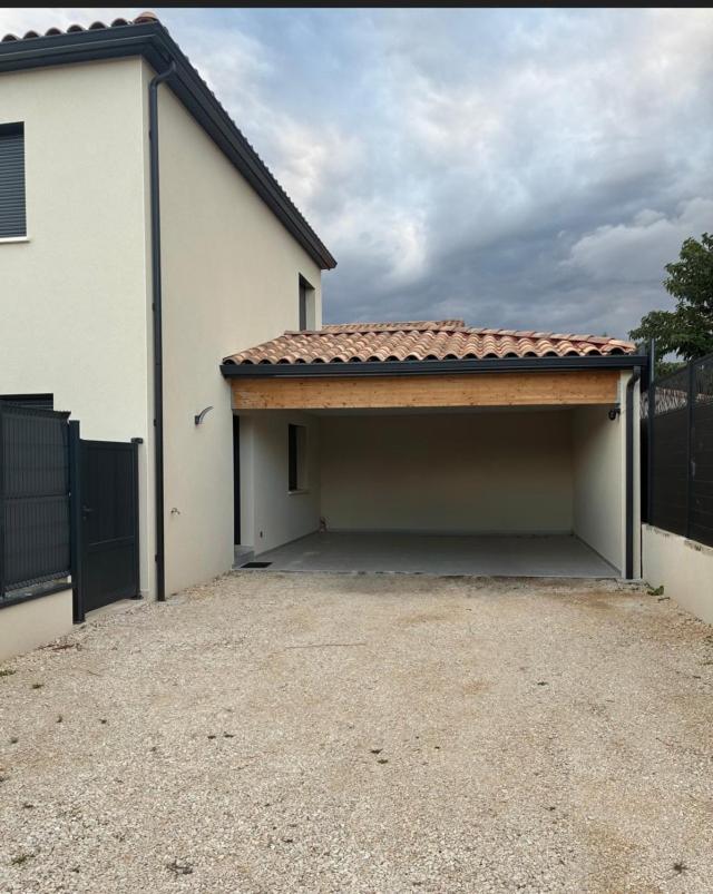 Villa équipée piscine 12 pers Beaucaire proche Nîmes Arles Camargue