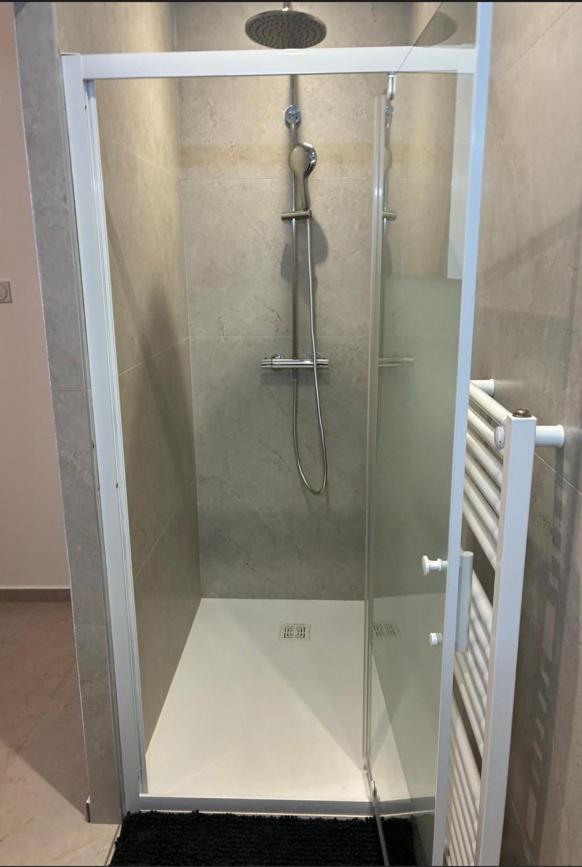 Villa équipée piscine 12 pers Beaucaire proche Nîmes Arles Camargue
