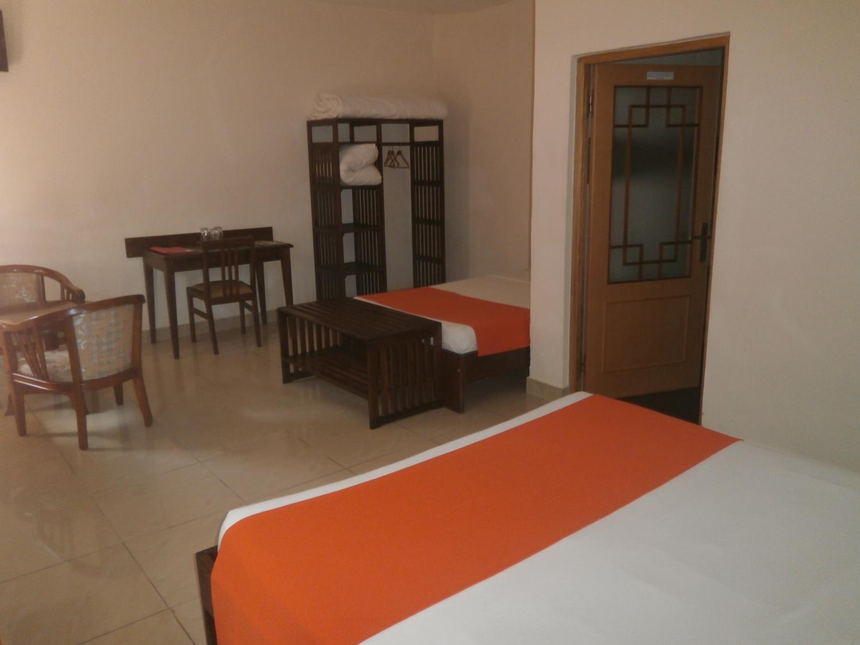 Hotel H1