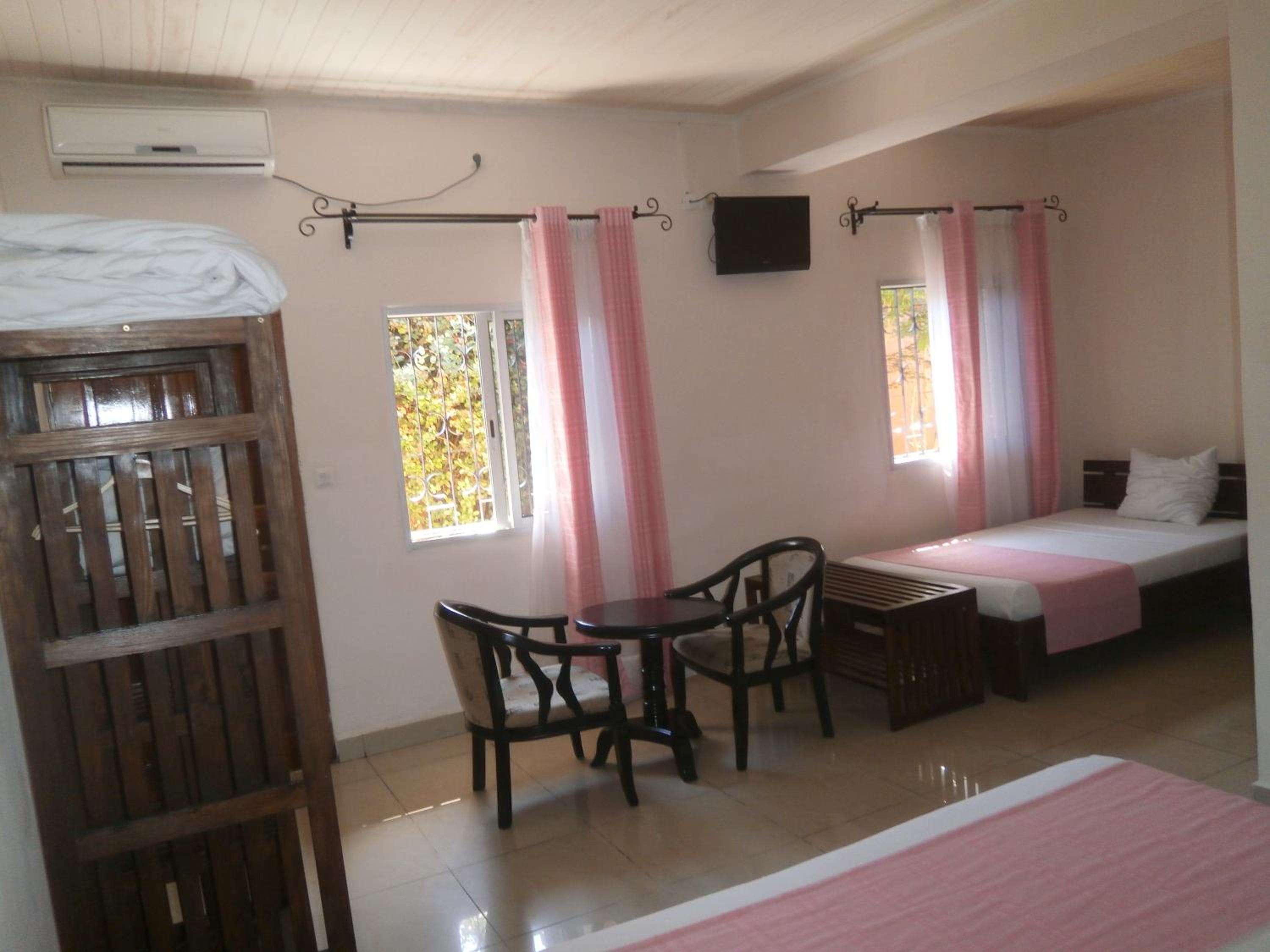 Hotel H1