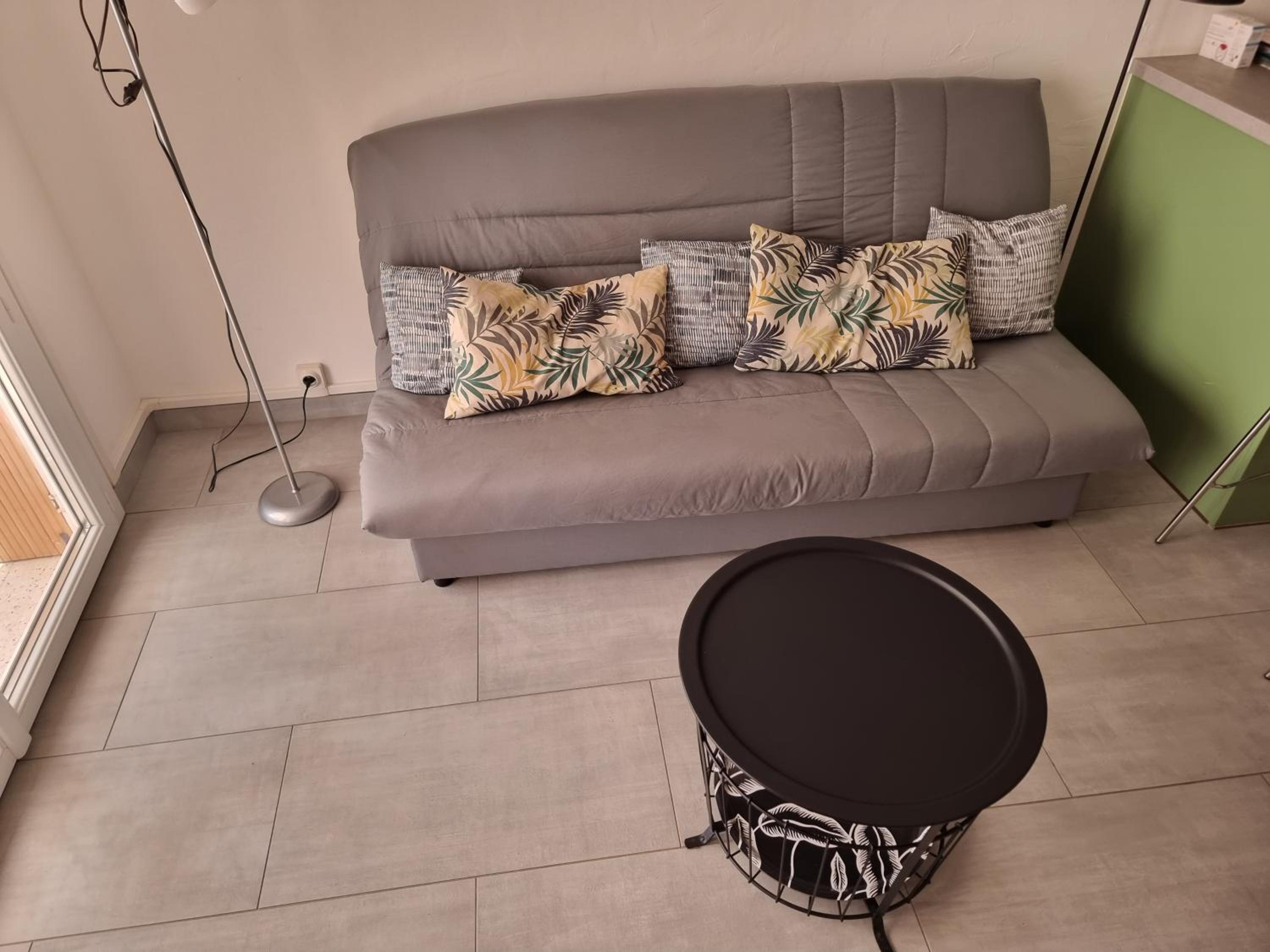 BANDOL T2 HYPER CENTRE rue calme