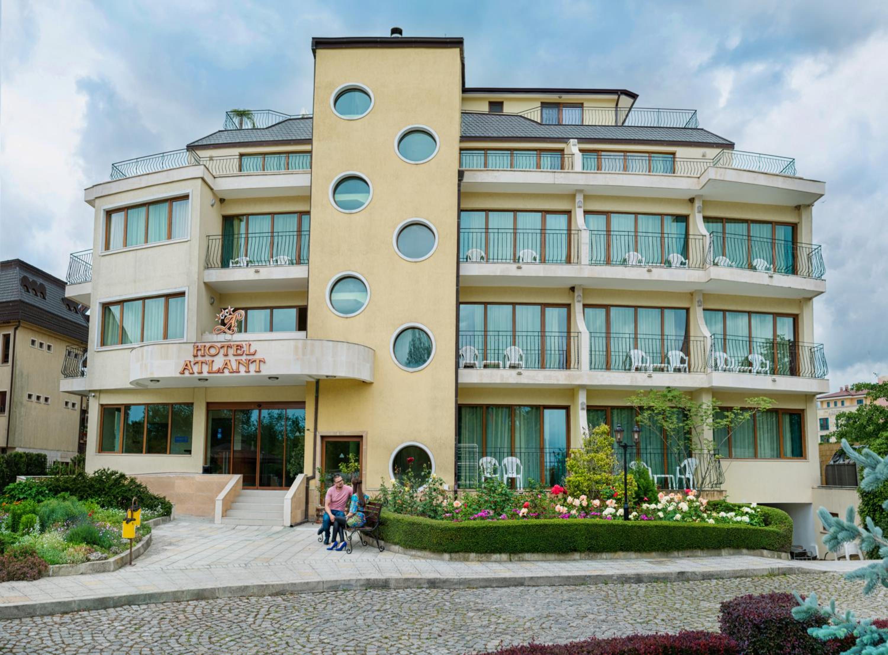 Hotel Atlant Hotel - Image 1