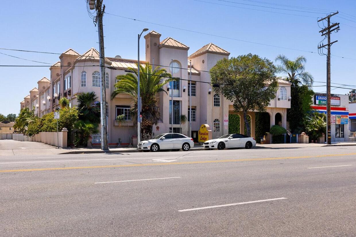 Paradise Lodge - Canoga Park, Los Angeles