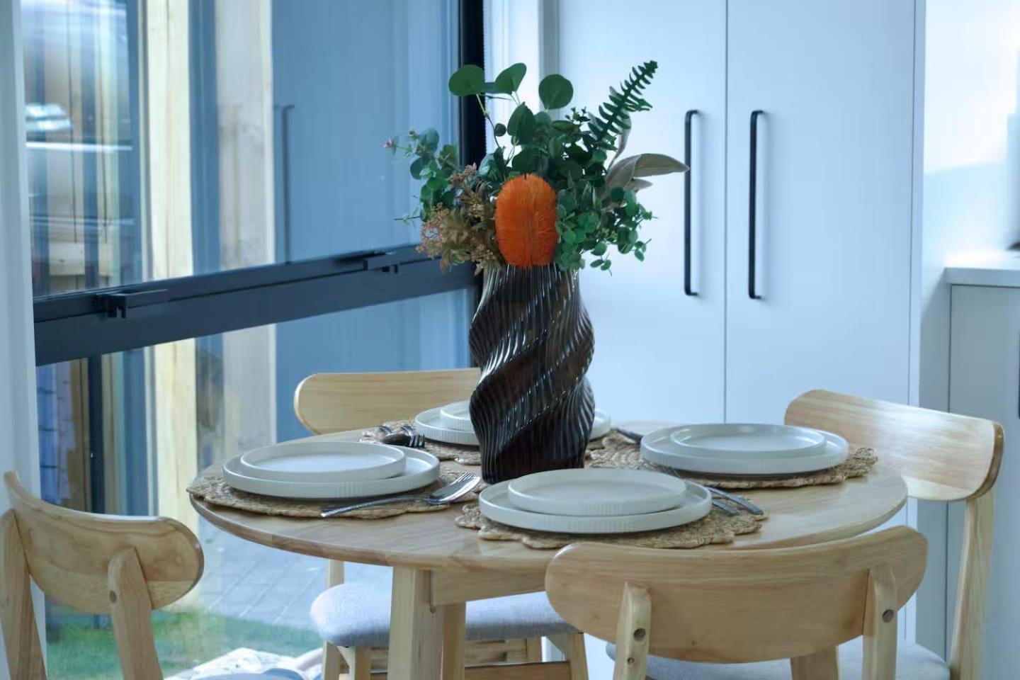 Christchurch Riccarton Brandnew Townhouse - Near Westfield Mall - Free Parking & Kitchen