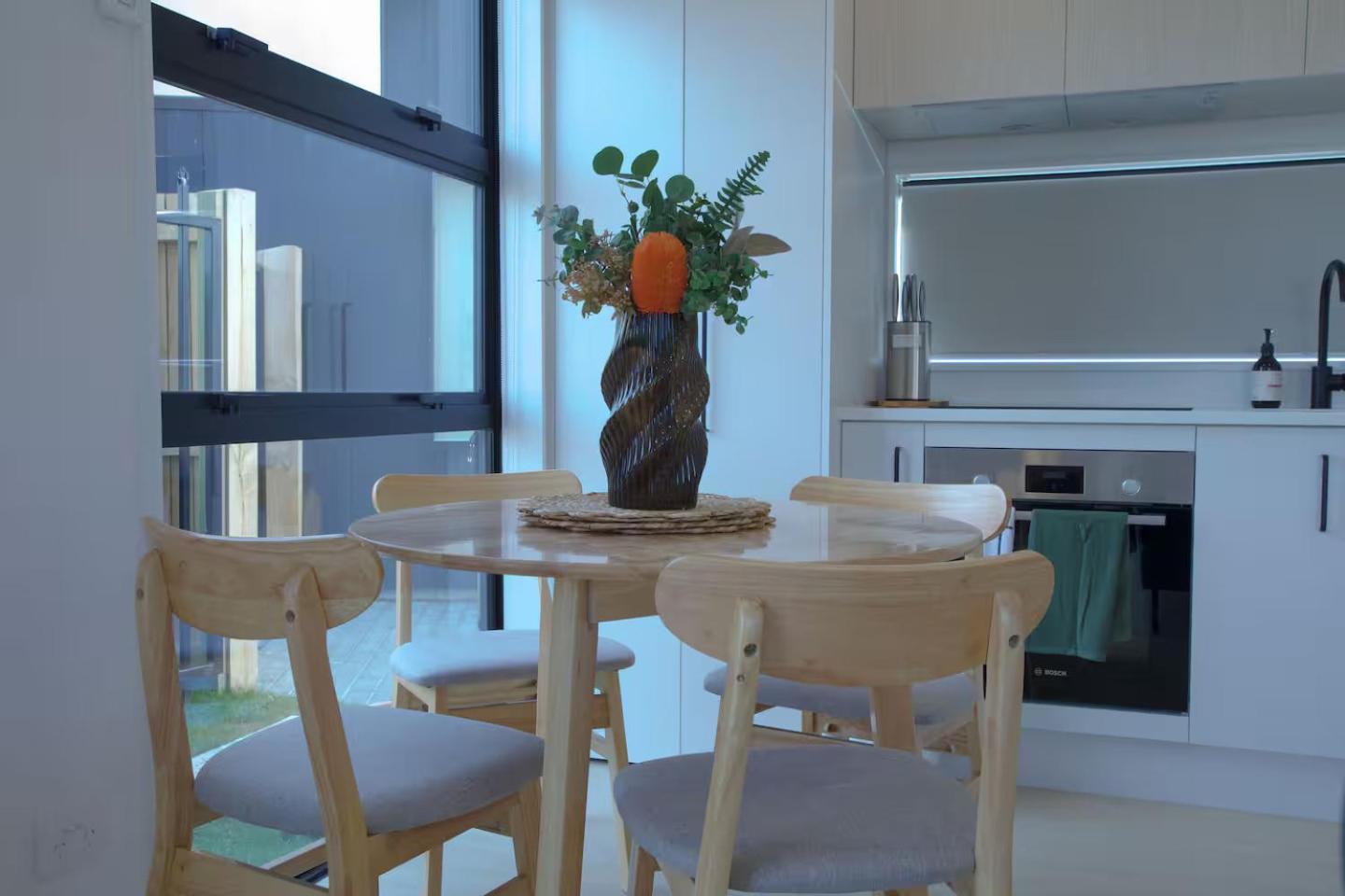 Christchurch Riccarton Brandnew Townhouse - Near Westfield Mall - Free Parking & Kitchen