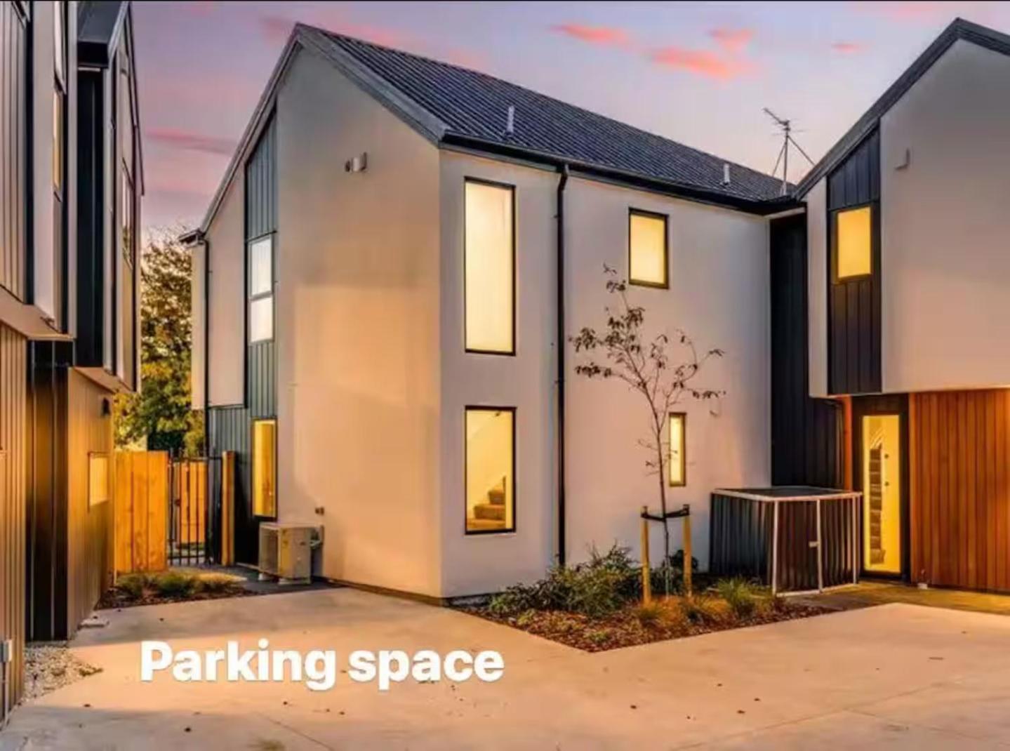Christchurch Riccarton Brandnew Townhouse - Near Westfield Mall - Free Parking & Kitchen