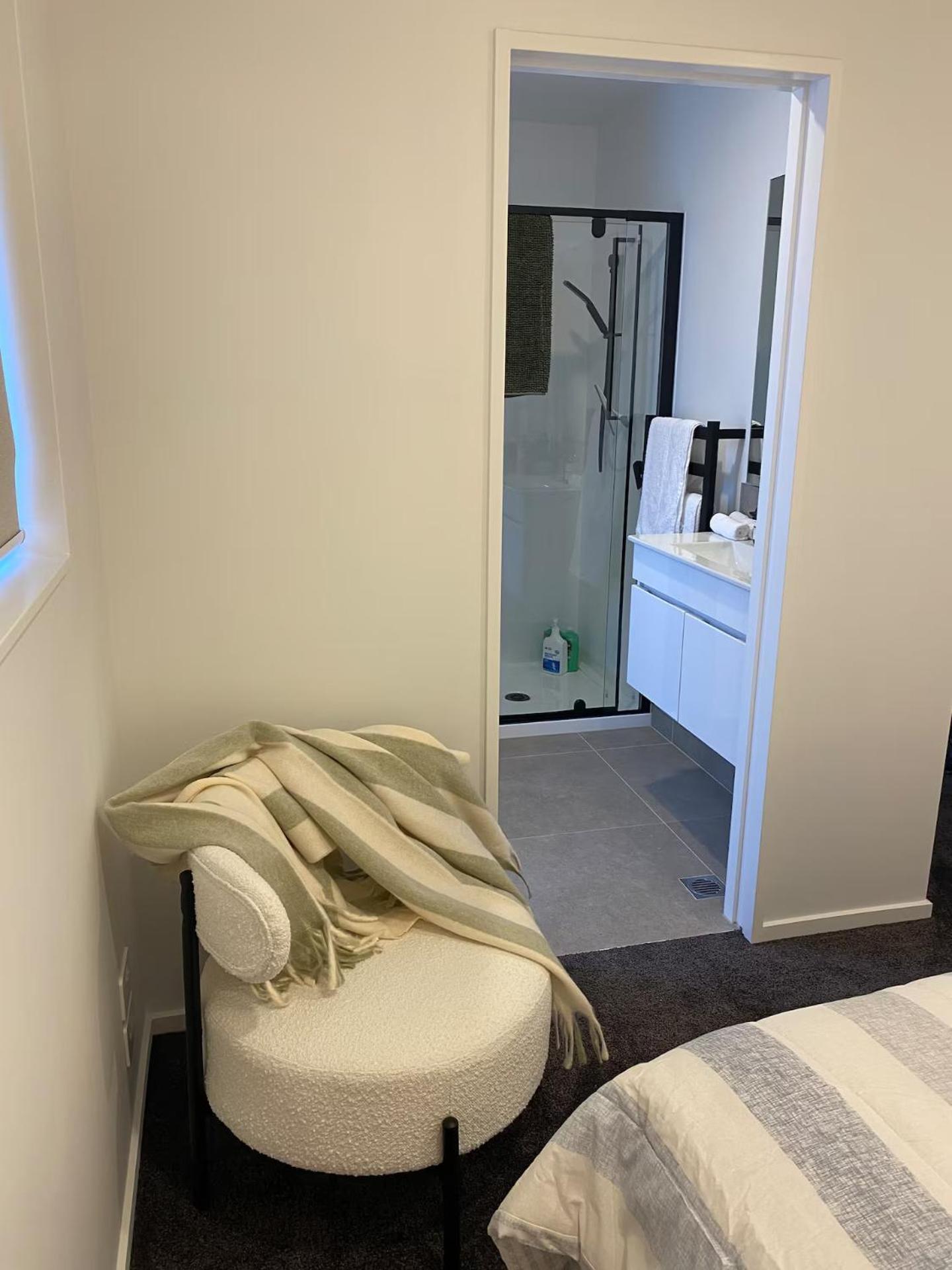 Christchurch Riccarton Brandnew Townhouse - Near Westfield Mall - Free Parking & Kitchen