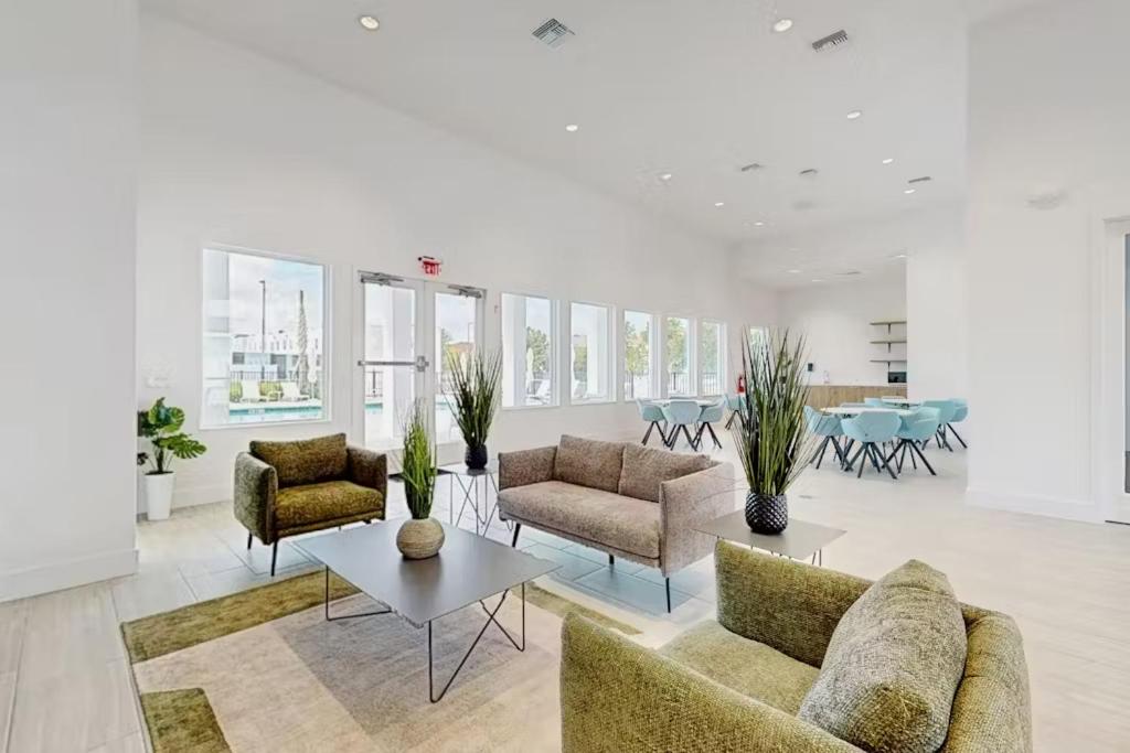 5BR Townhome, Private Pool, Clubhouse Near Disney