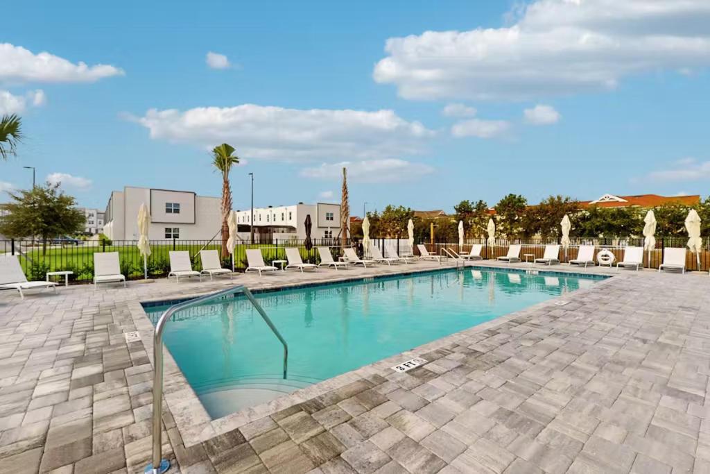 5BR Townhome, Private Pool, Clubhouse Near Disney