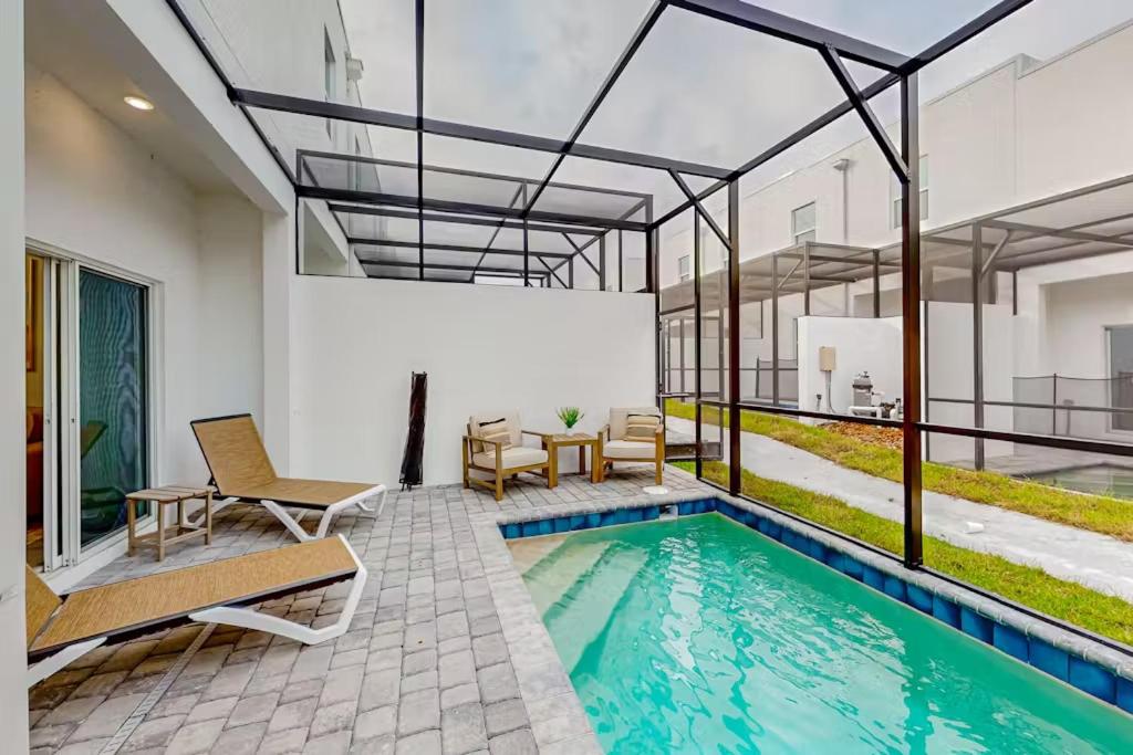 5BR Townhome, Private Pool, Clubhouse Near Disney
