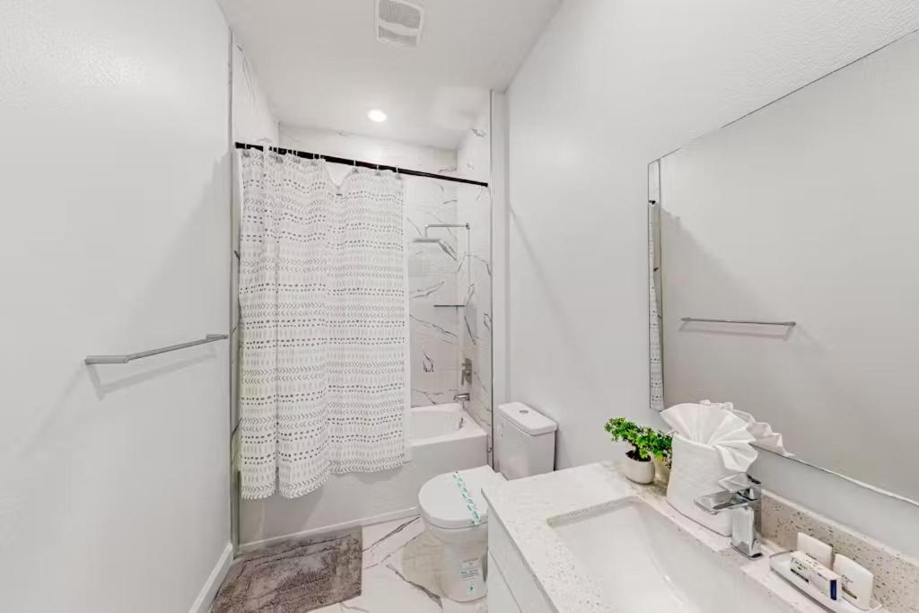 5BR Townhome, Private Pool, Clubhouse Near Disney