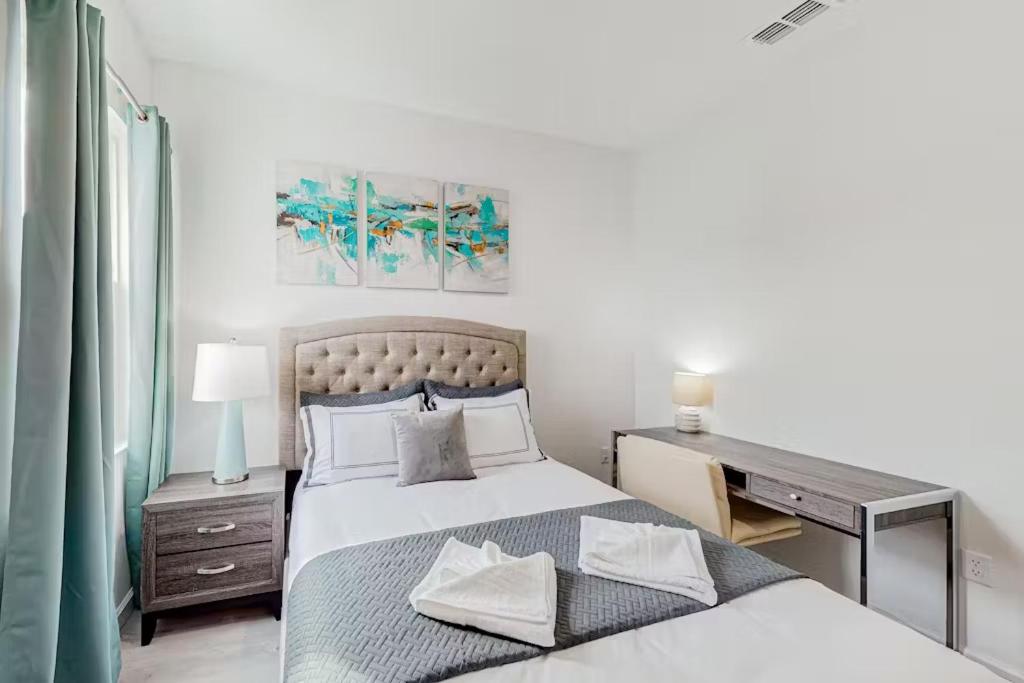 5BR Townhome, Private Pool, Clubhouse Near Disney