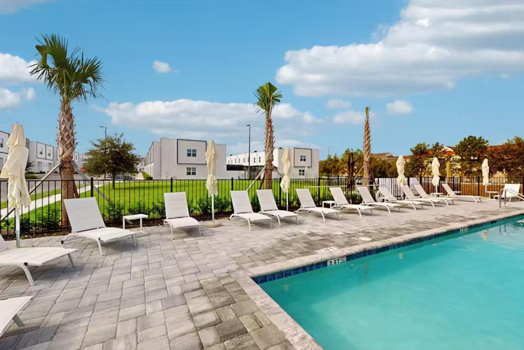 5BR Townhome, Private Pool, Clubhouse Near Disney