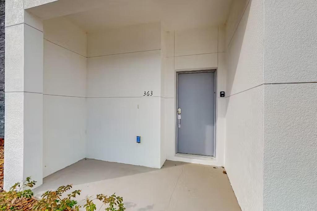 5BR Townhome, Private Pool, Clubhouse Near Disney