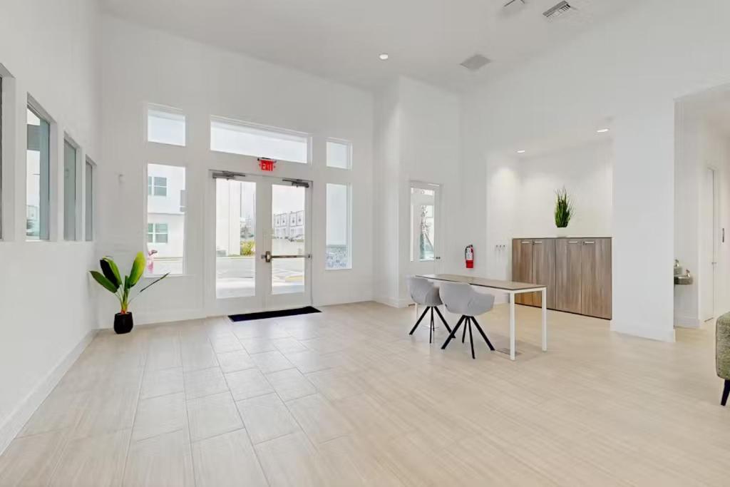 5BR Townhome, Private Pool, Clubhouse Near Disney