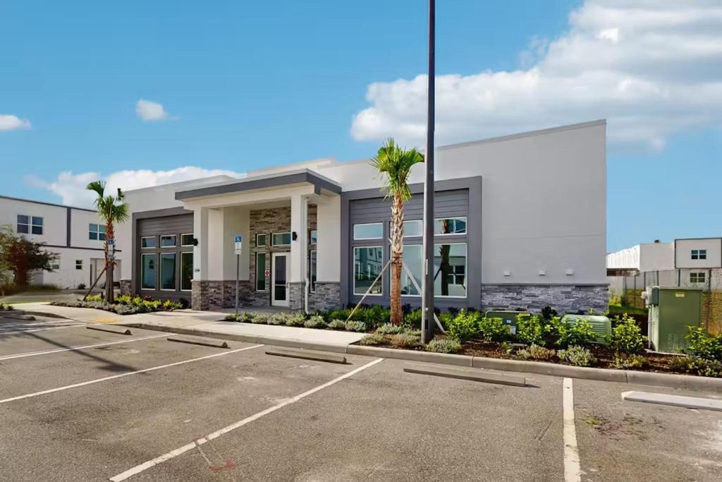 5BR Townhome, Private Pool, Clubhouse Near Disney
