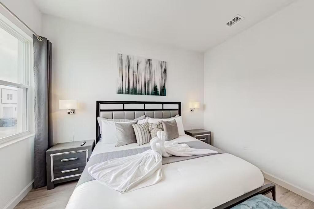 5BR Townhome, Private Pool, Clubhouse Near Disney
