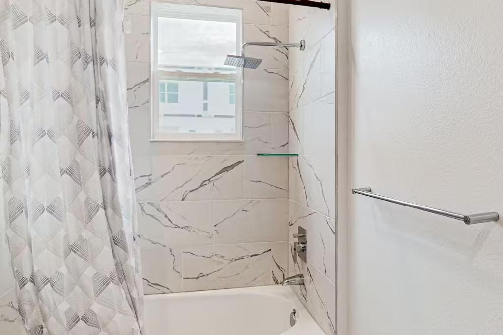 5BR Townhome, Private Pool, Clubhouse Near Disney