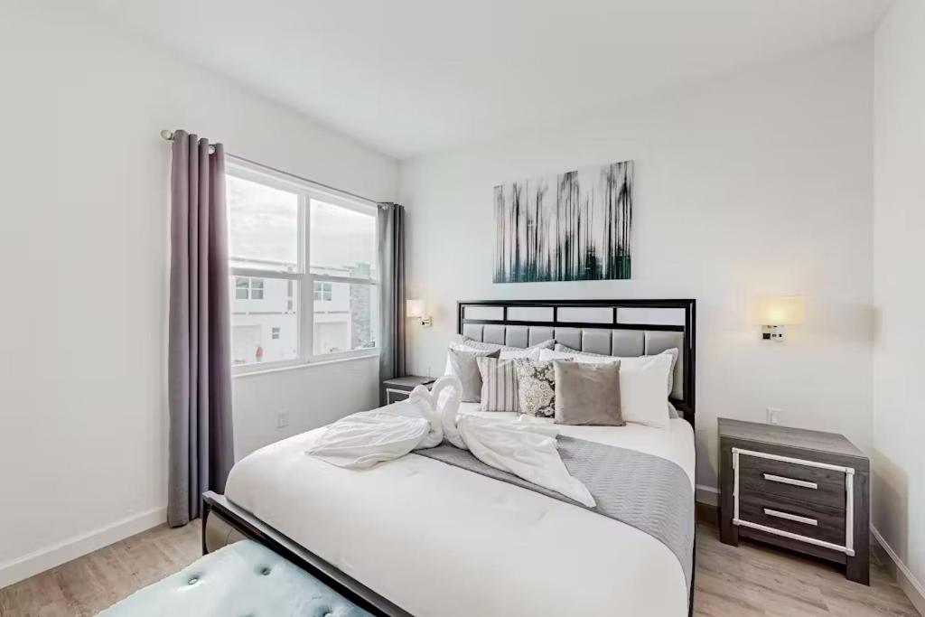 5BR Townhome, Private Pool, Clubhouse Near Disney