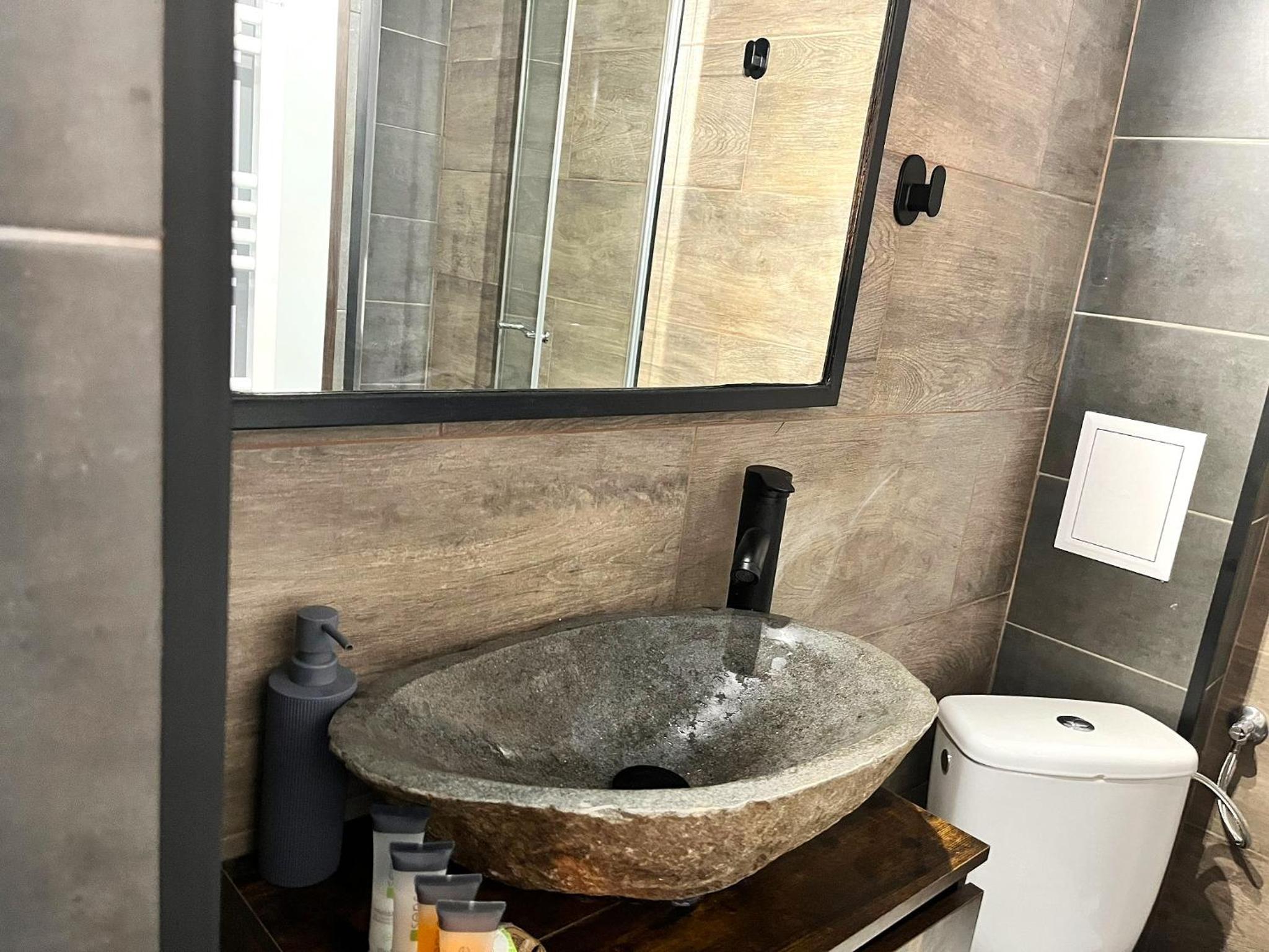 Deer House - Fireplace 1BR near Sinaia Plaza