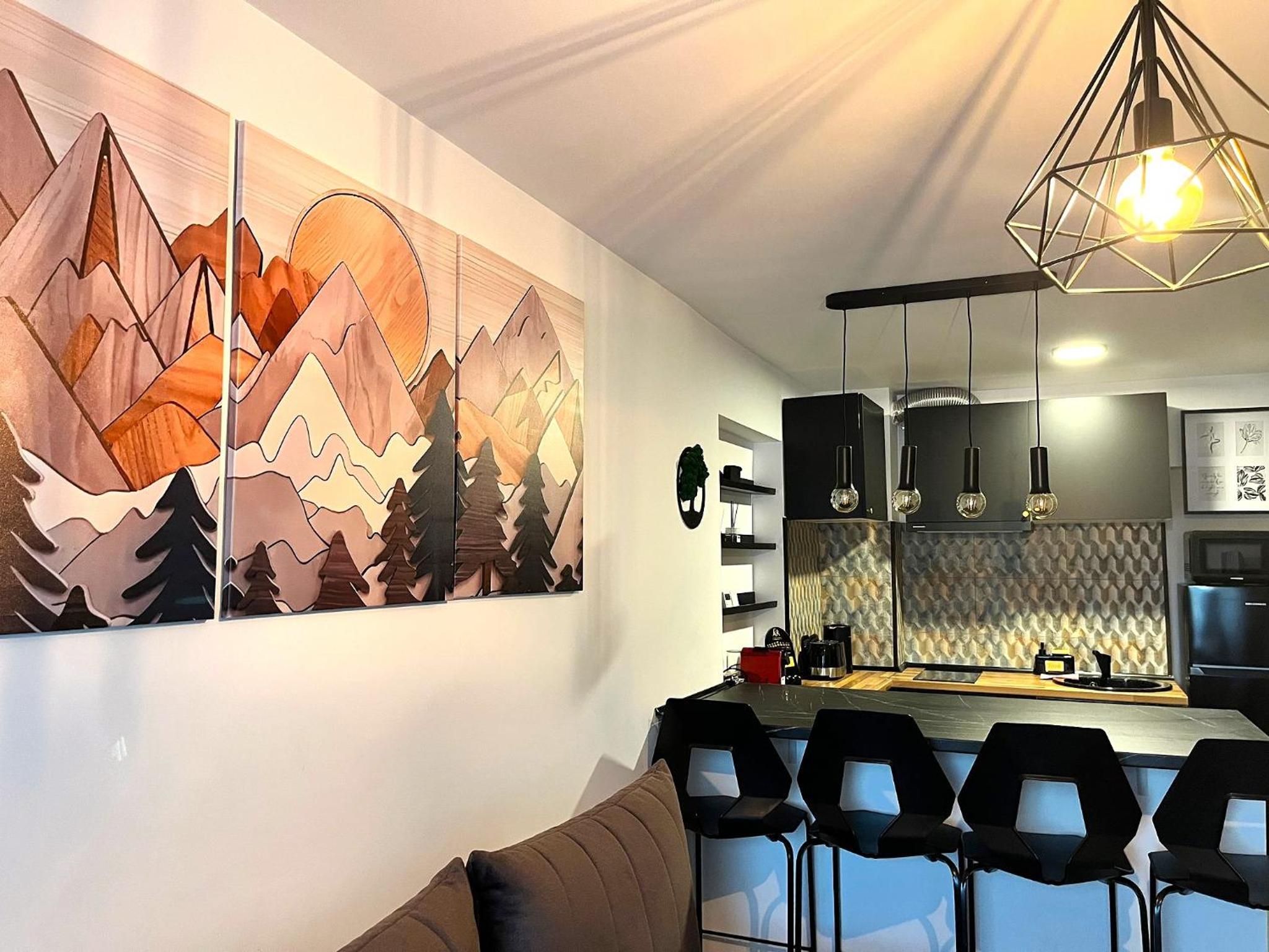 Deer House - Fireplace 1BR near Sinaia Plaza
