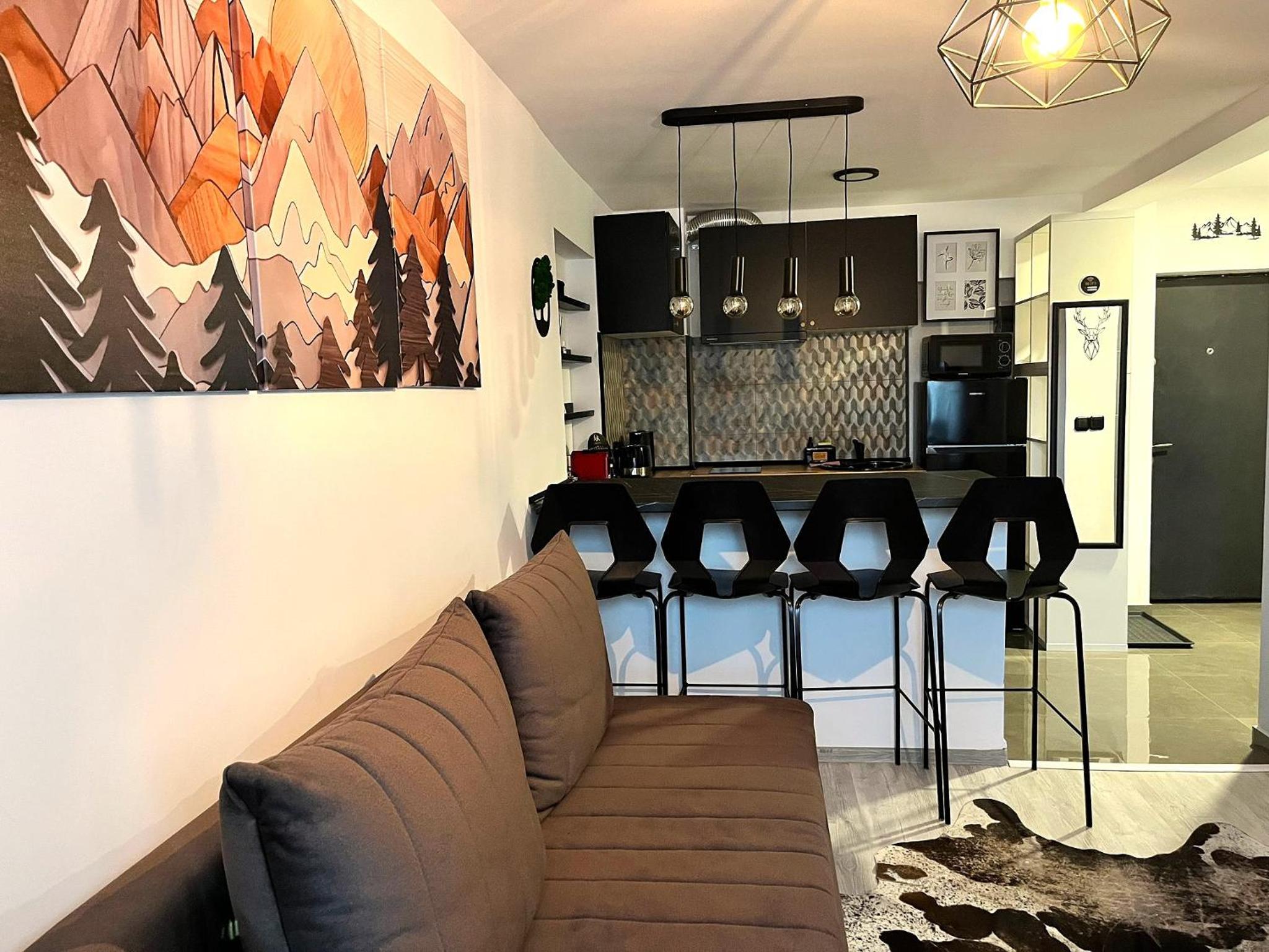 Deer House - Fireplace 1BR near Sinaia Plaza