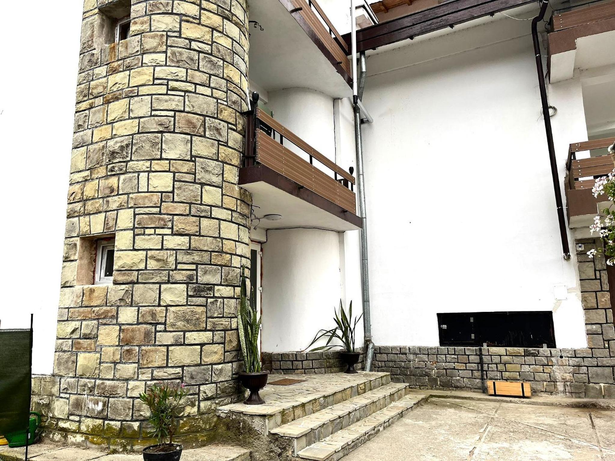 Deer House - Fireplace 1BR near Sinaia Plaza