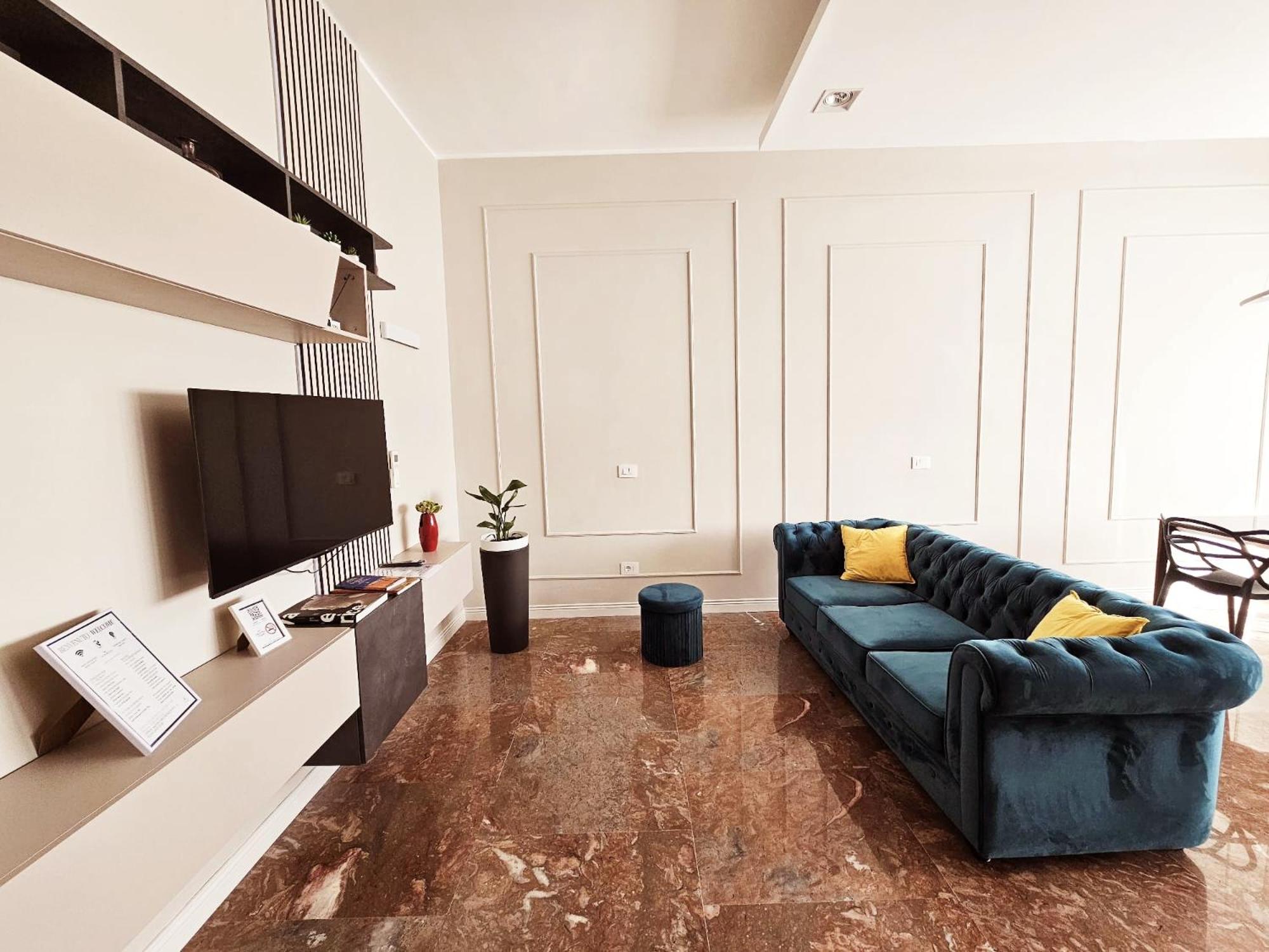Upper San Pietro elegant flat on metro A with a view