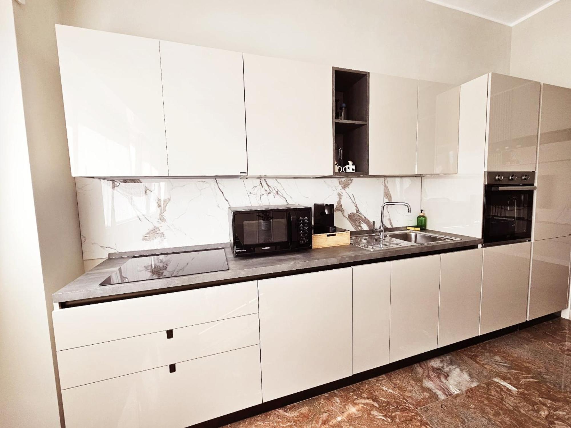 Upper San Pietro elegant flat on metro A with a view