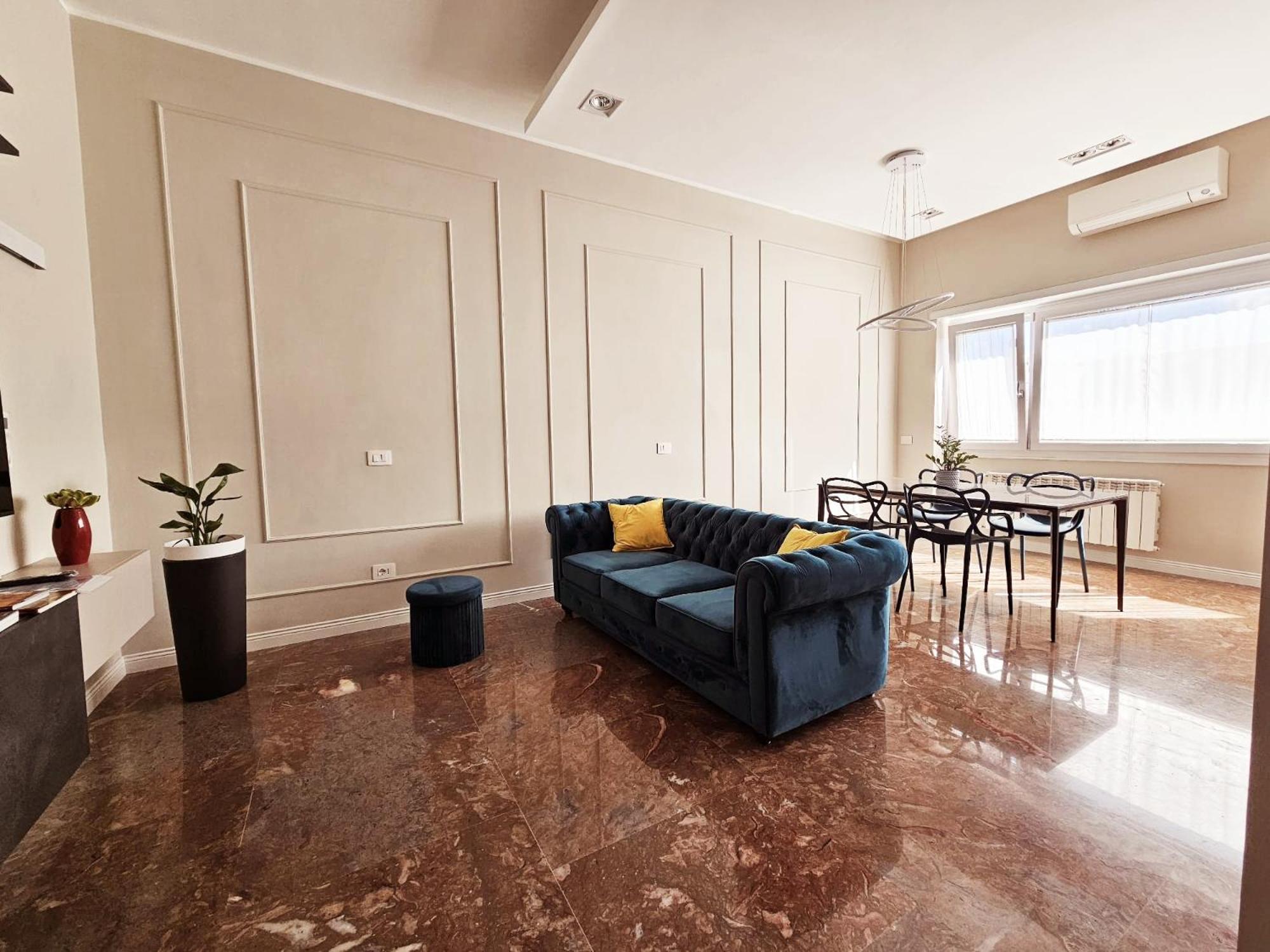 Upper San Pietro elegant flat on metro A with a view