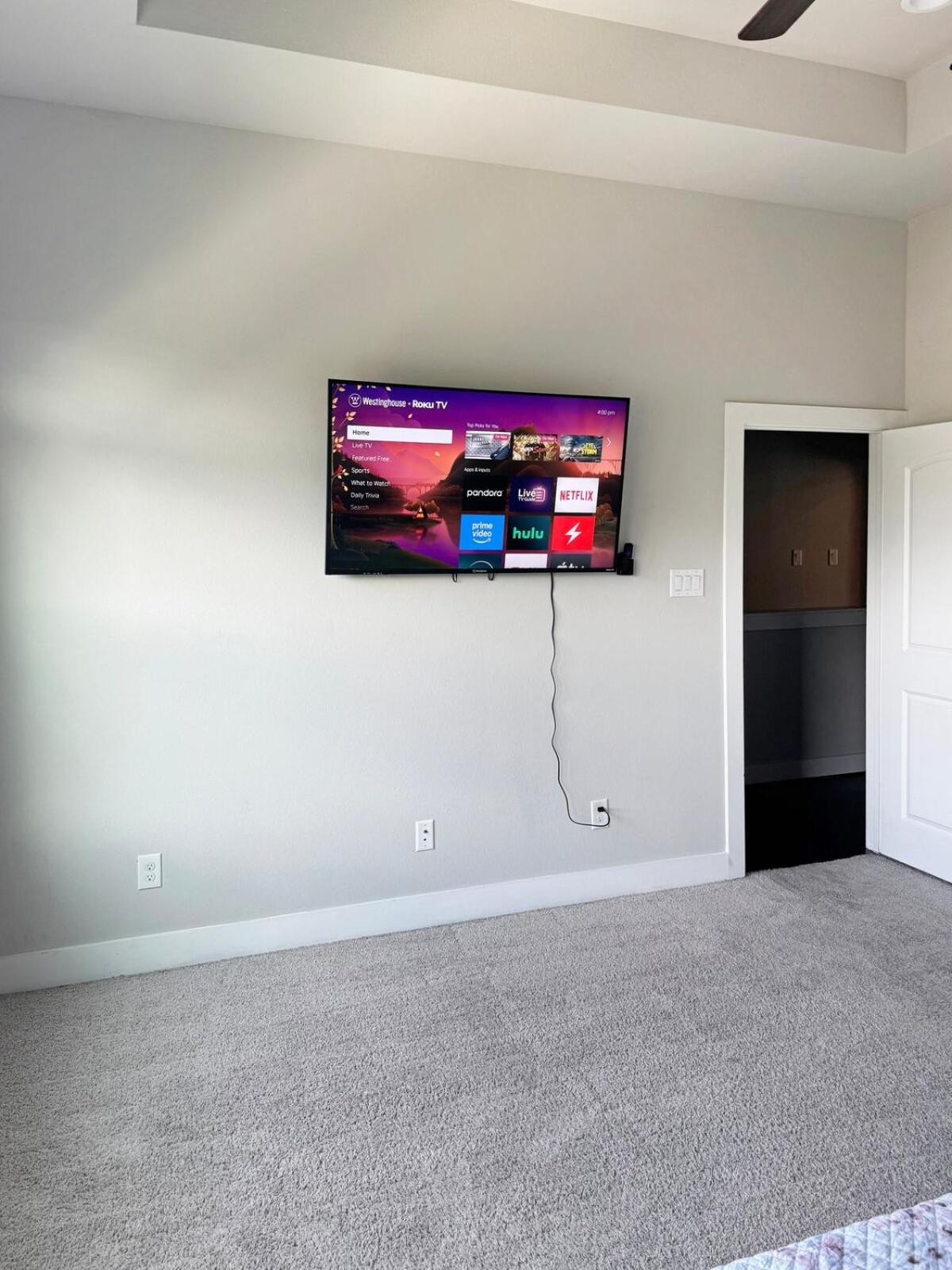 Big Luxury House in the Heights fast WiFi