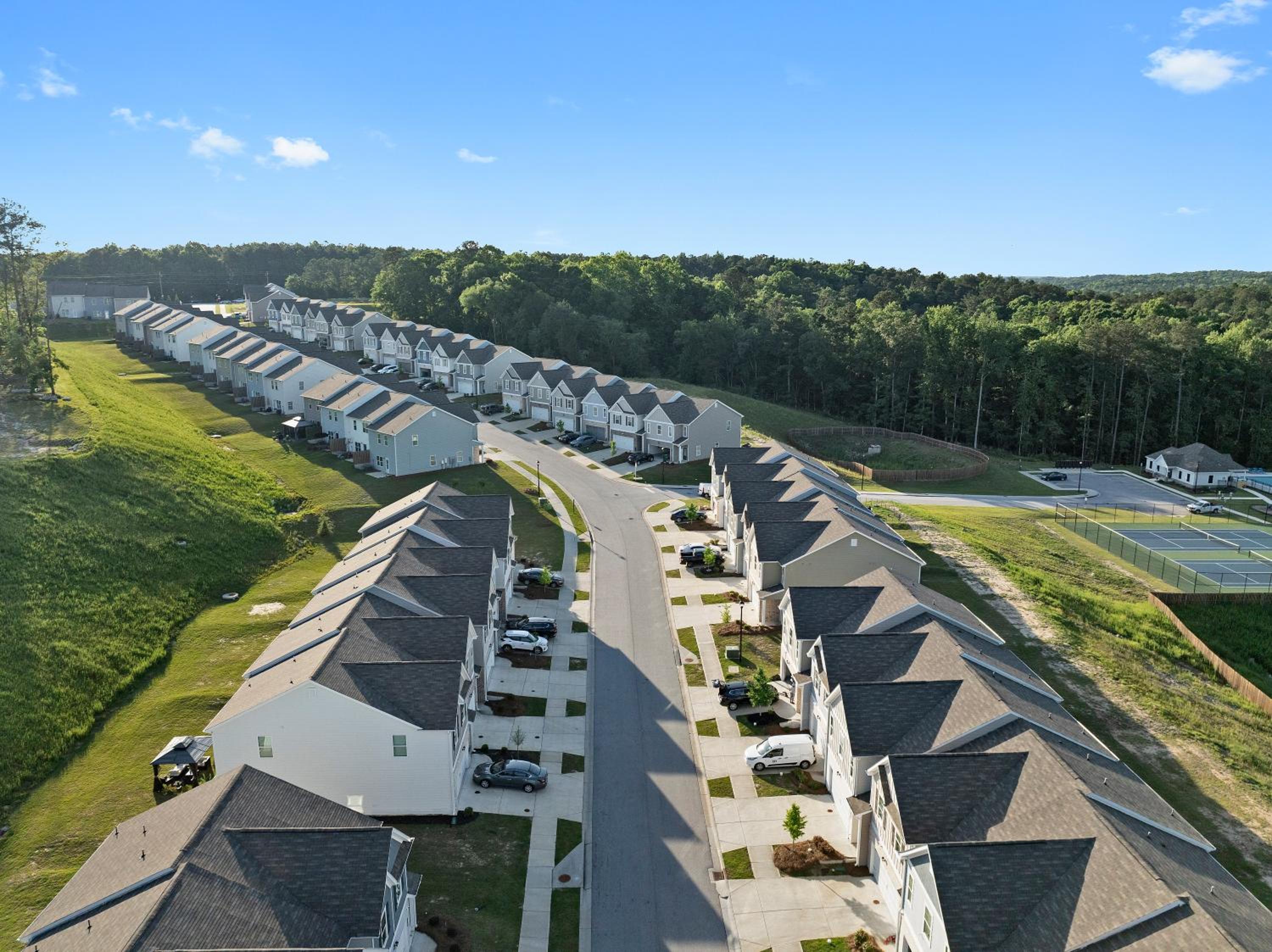 Beautiful New Townhome 25 mins from Metro Atlanta