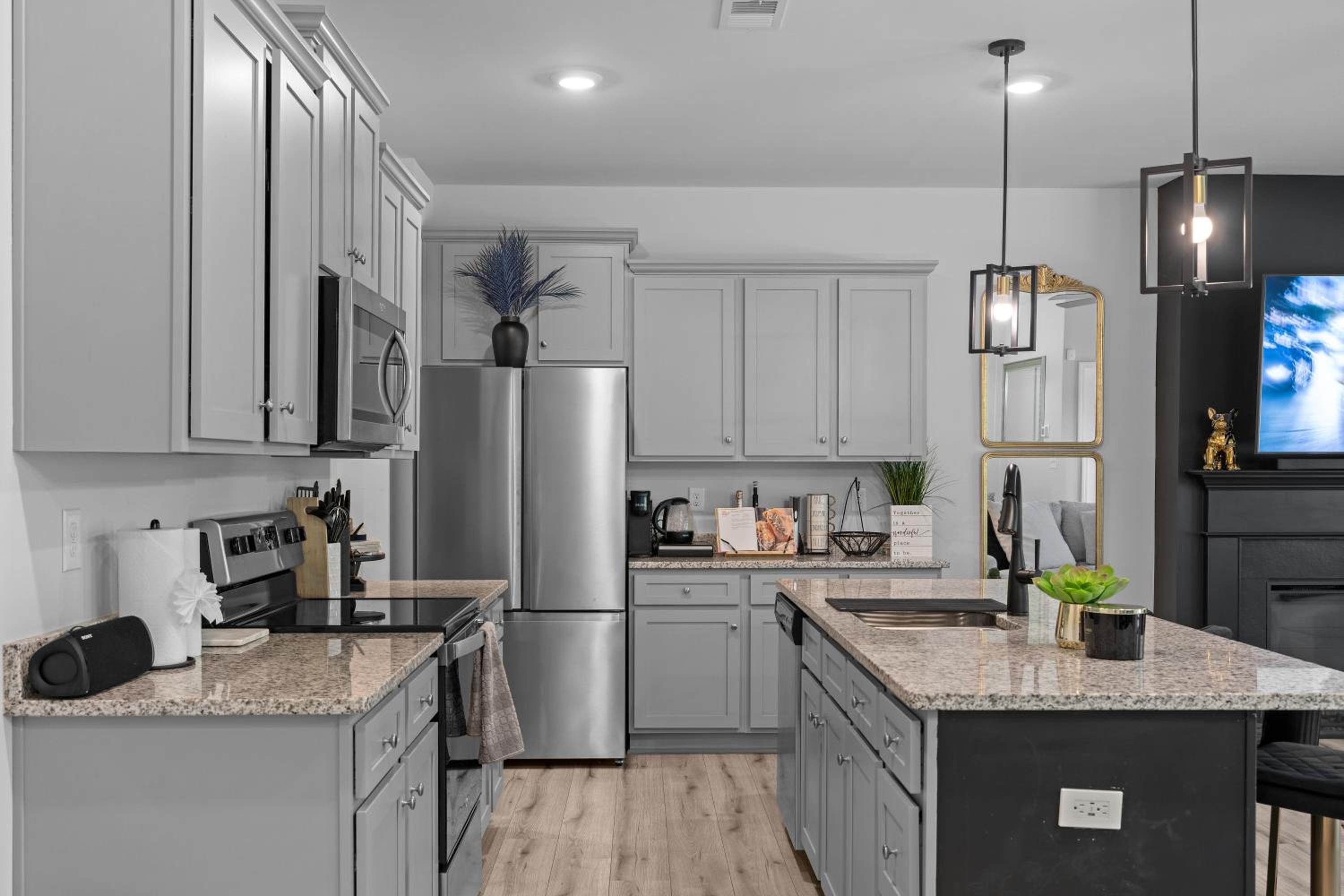 Beautiful New Townhome 25 mins from Metro Atlanta