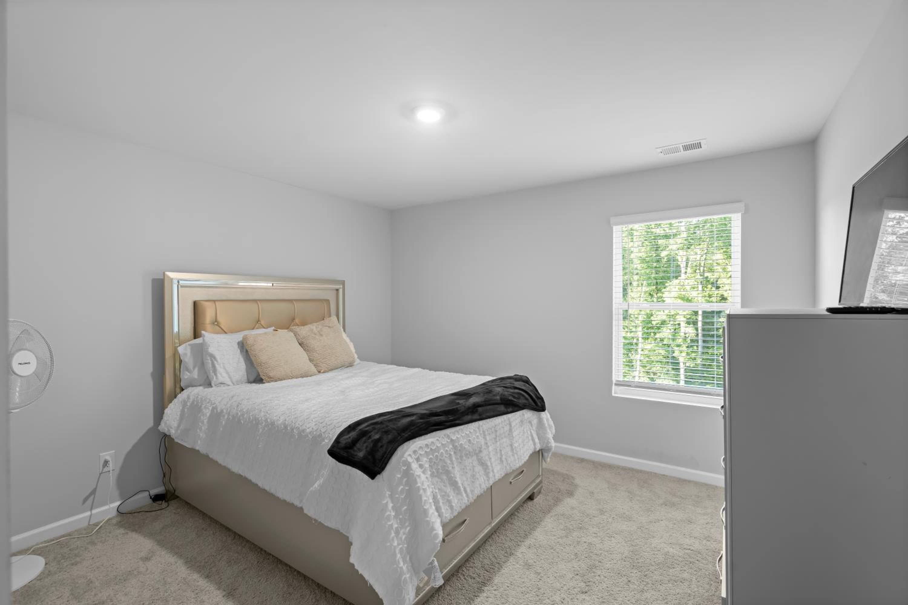 Beautiful New Townhome 25 mins from Metro Atlanta