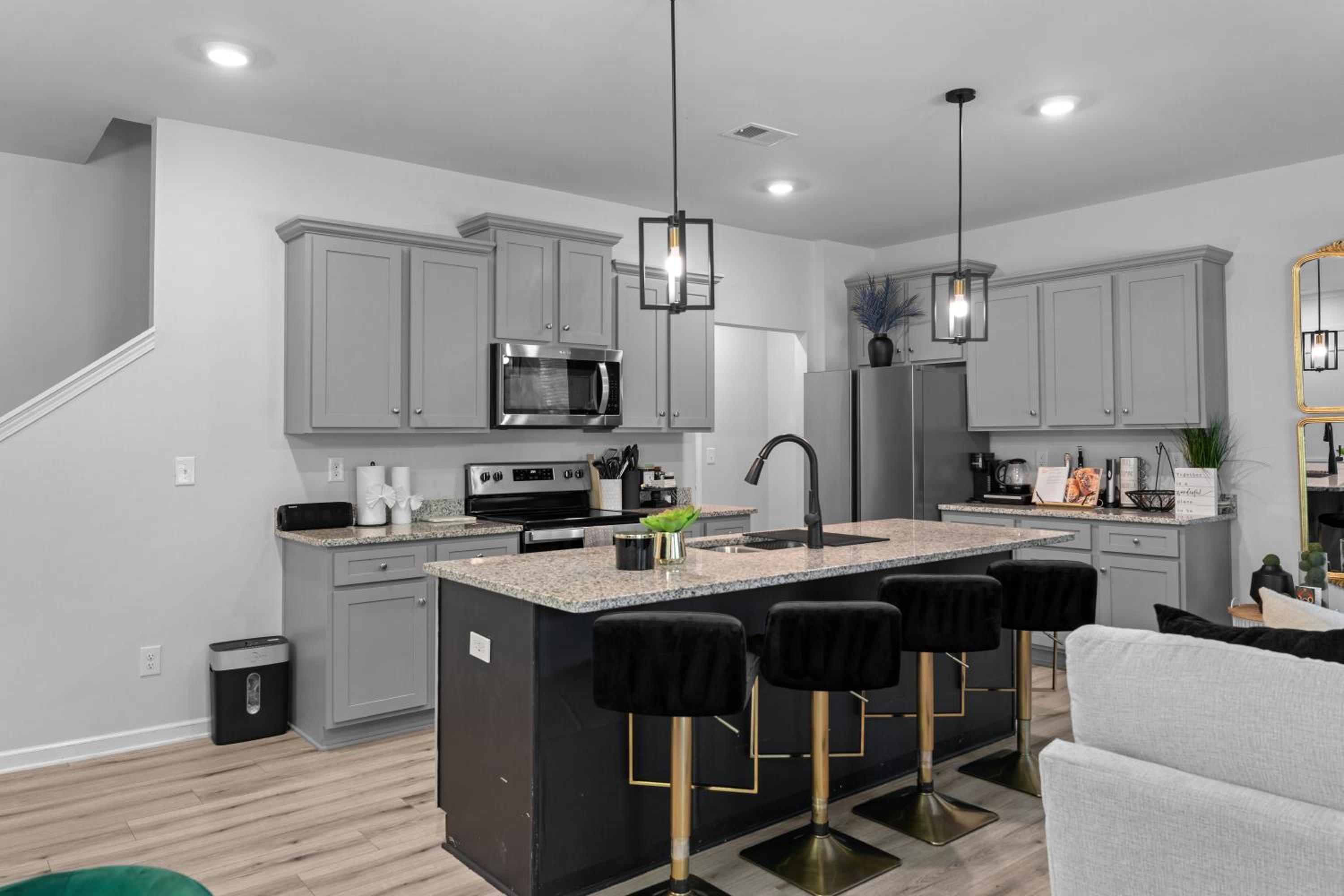 Beautiful New Townhome 25 mins from Metro Atlanta