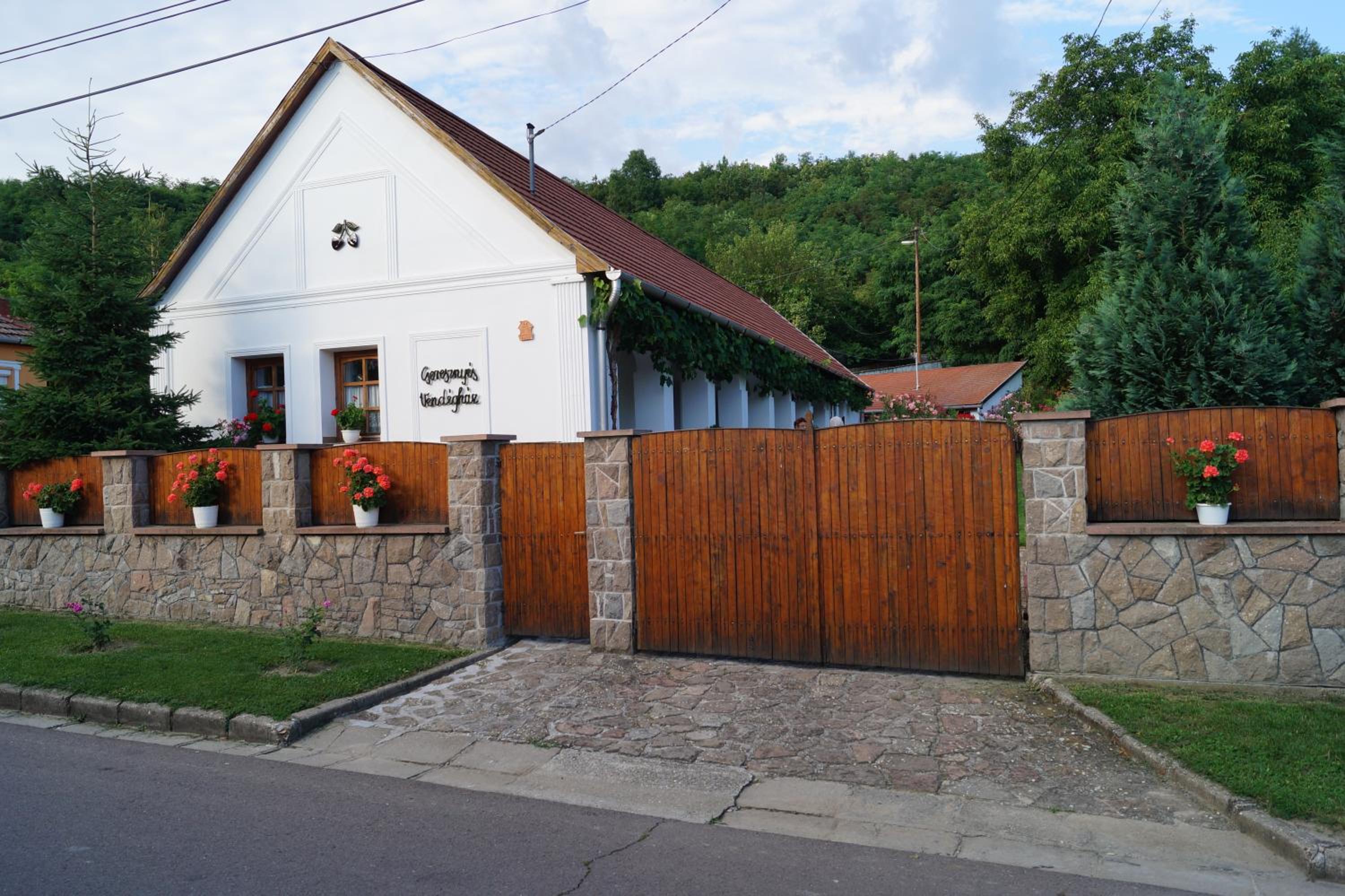 Photo 18