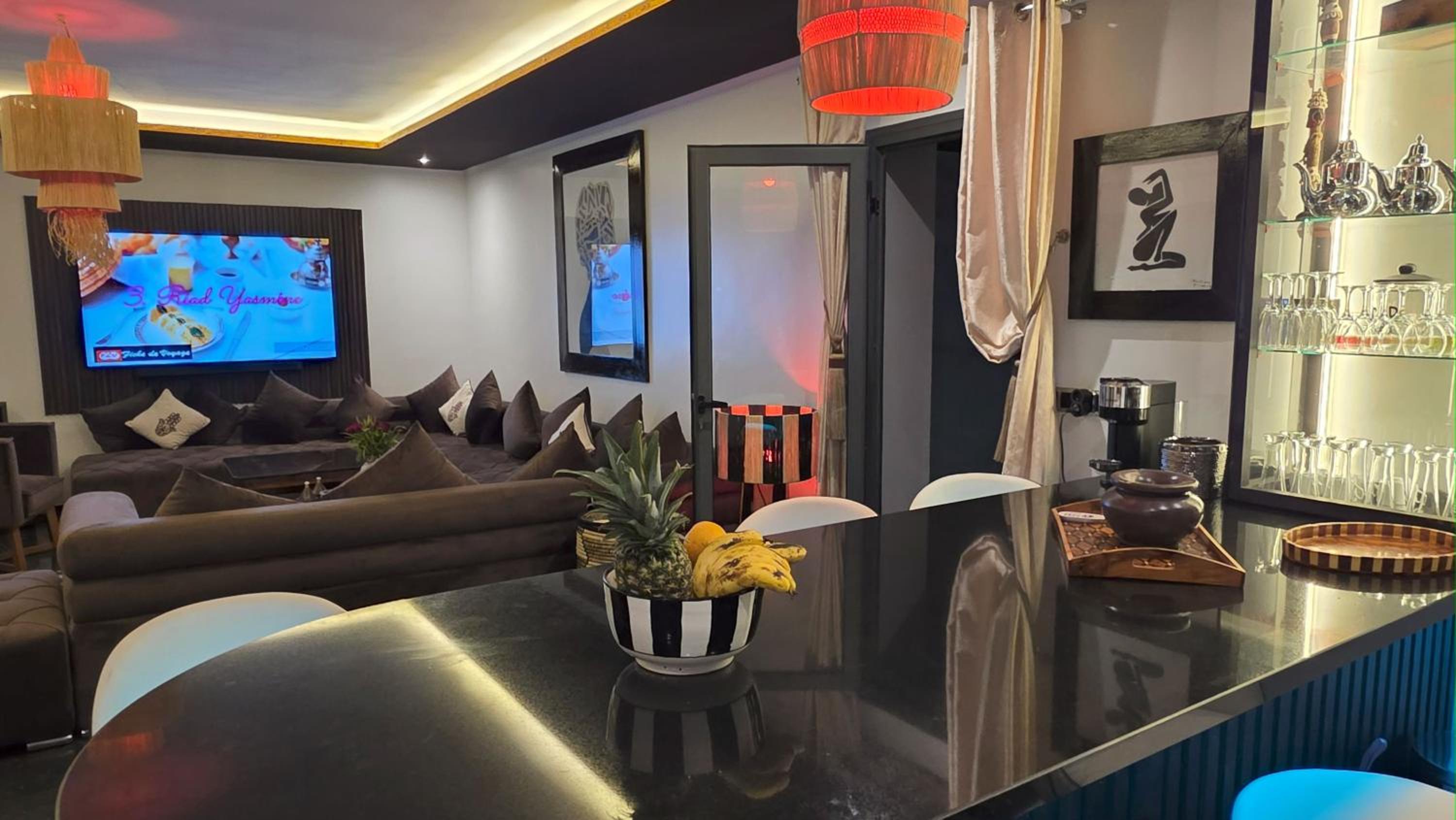 Design Art Gallery Apartment Marrakech swimming pool on the Roof