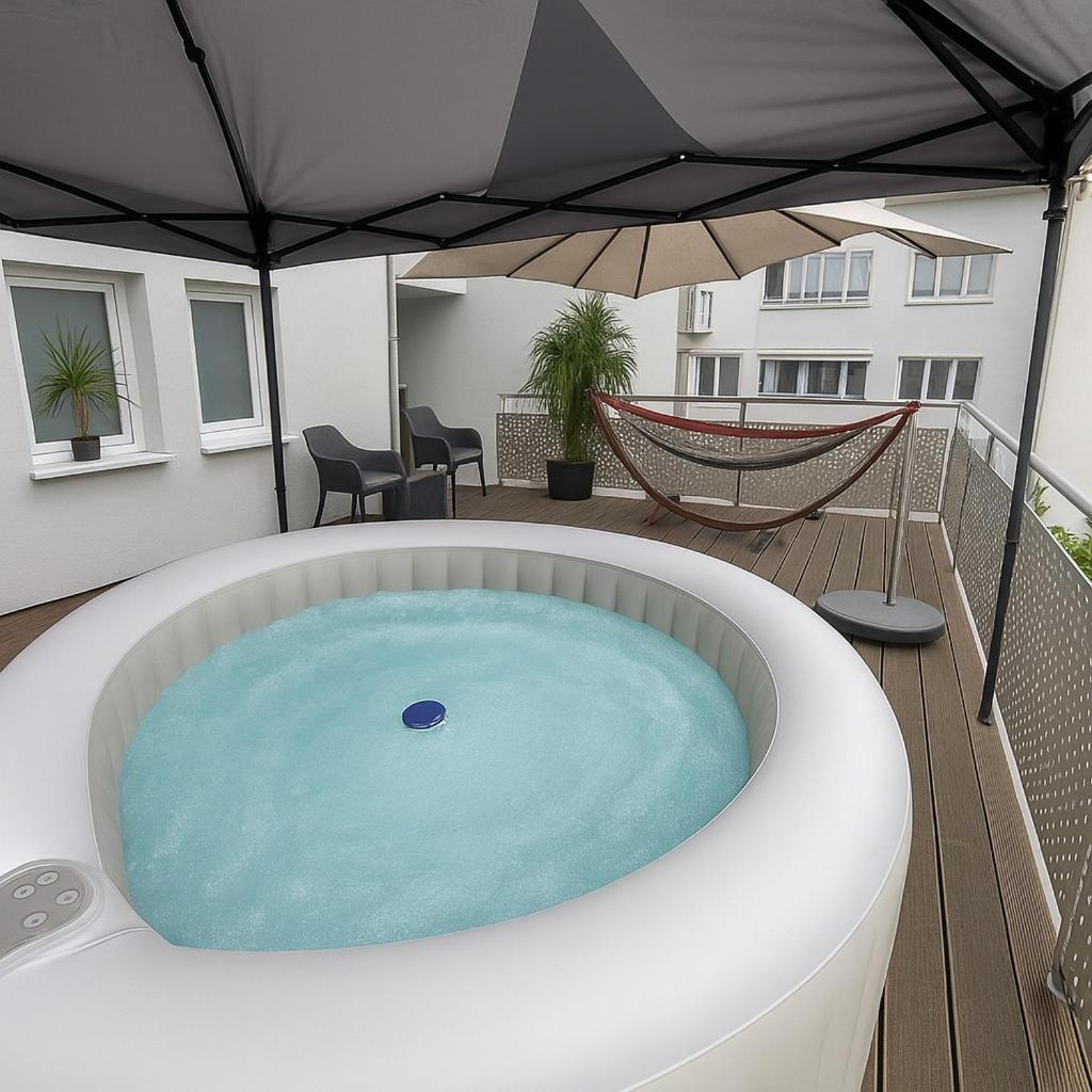 Komfort Oase mit Klimaanlage, Terrasse und Whirlpool