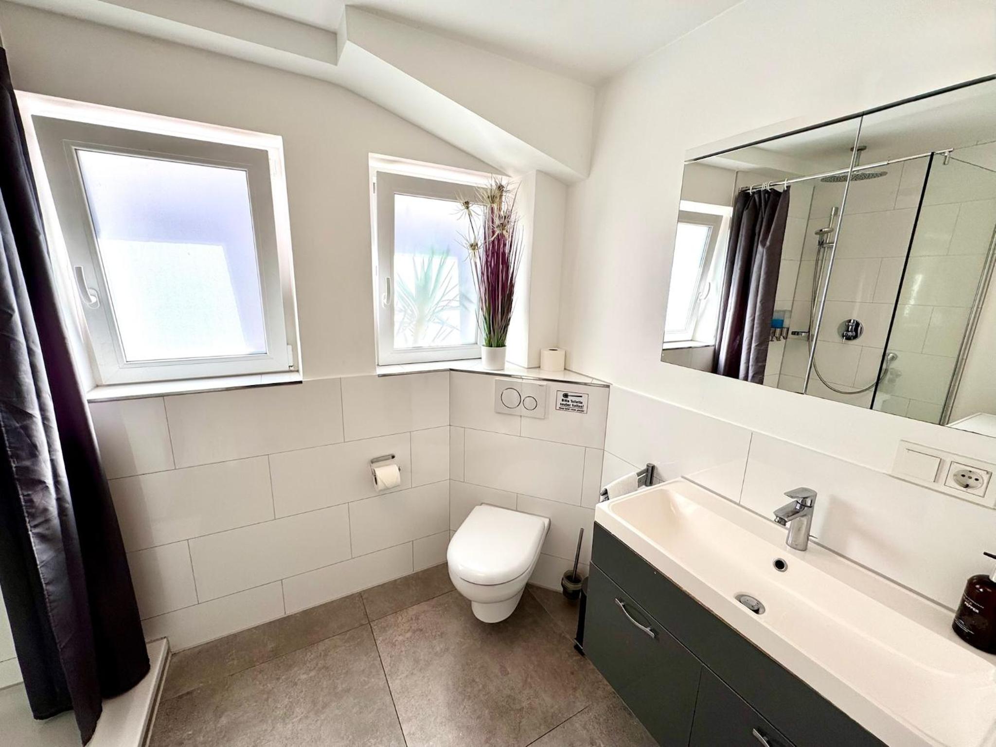 Komfort Oase mit Klimaanlage, Terrasse und Whirlpool